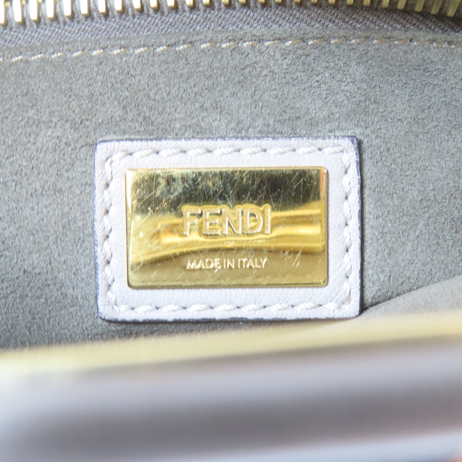 FENDI 牛皮皮革Peekaboo金扣肩背袋啡色