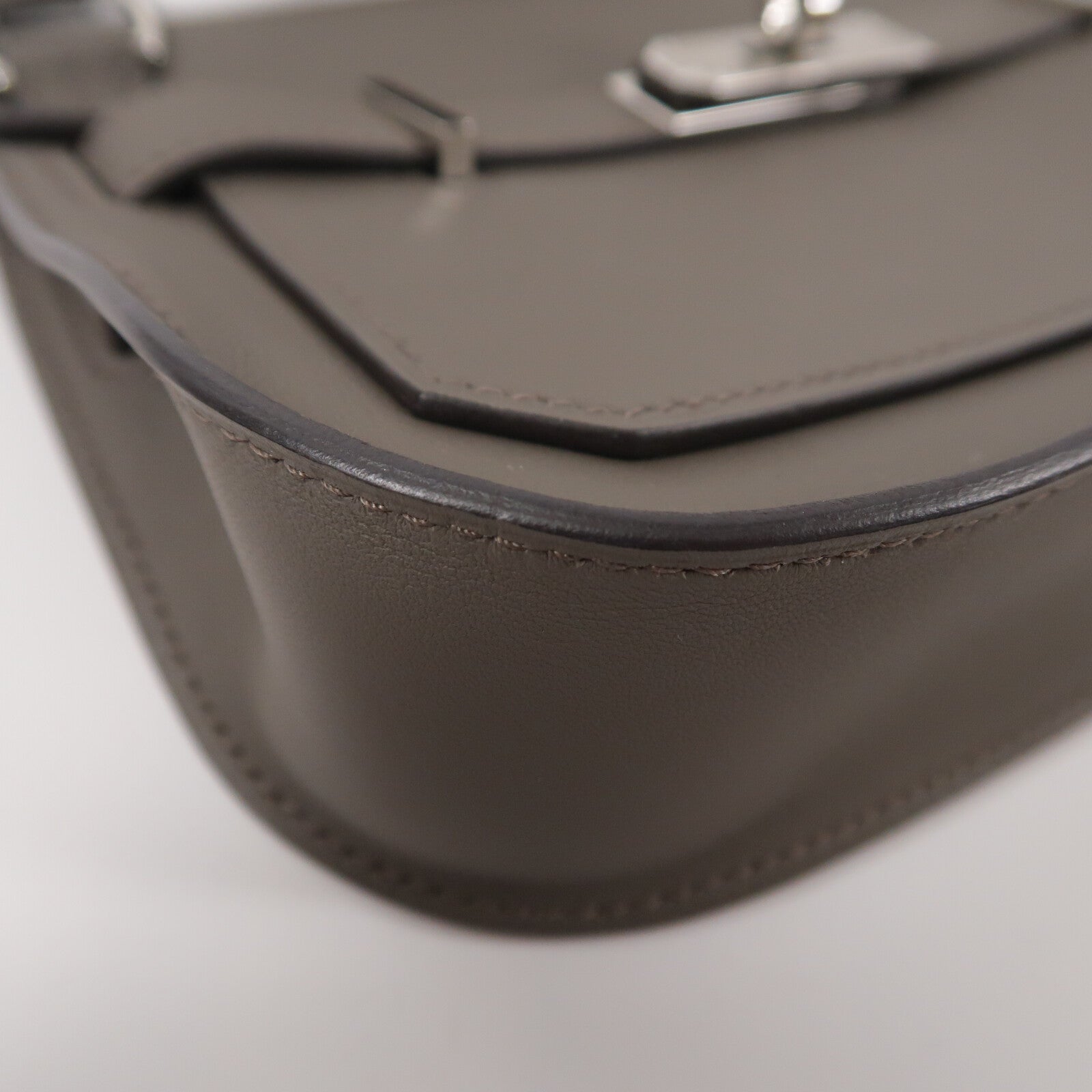 HERMES Swift皮革Mini Jypsiere肩背袋Etain