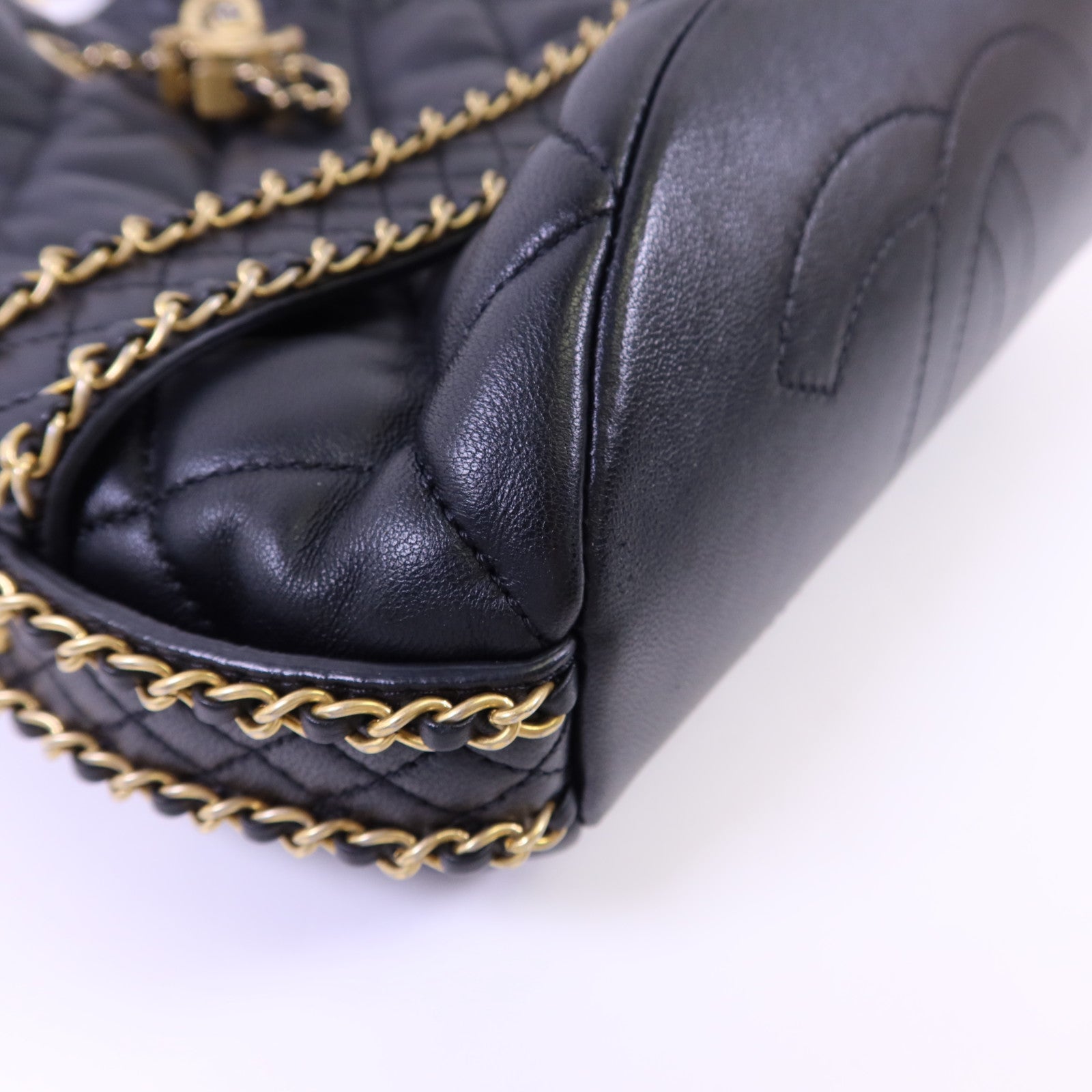 CHANEL 羊皮皮革Bucket Bag金扣肩背袋