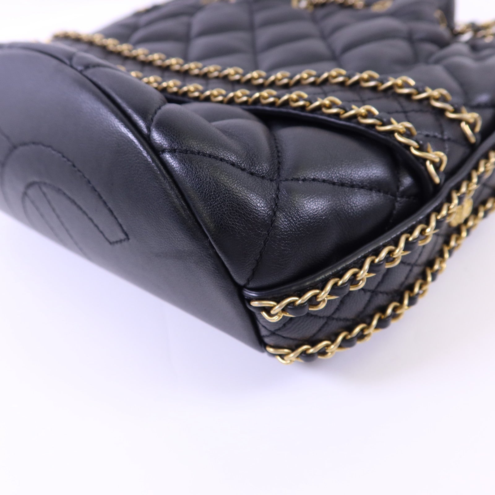 CHANEL 羊皮皮革Bucket Bag金扣肩背袋