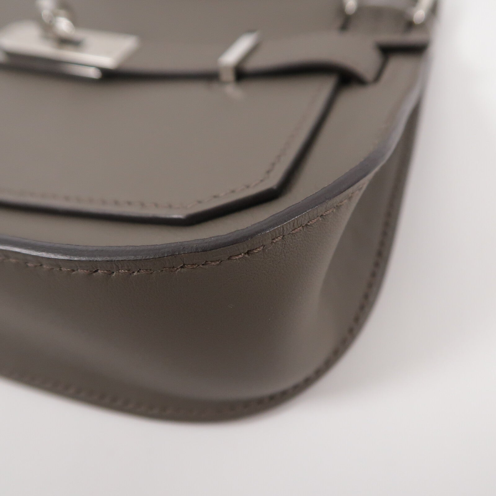 HERMES Swift皮革Mini Jypsiere肩背袋Etain