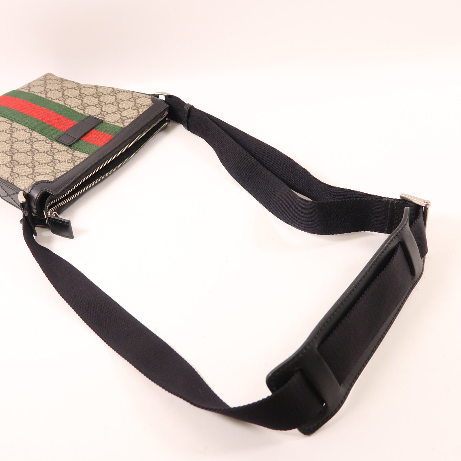 GUCCI 塗層帆布Shoulder Bag銀扣肩背袋