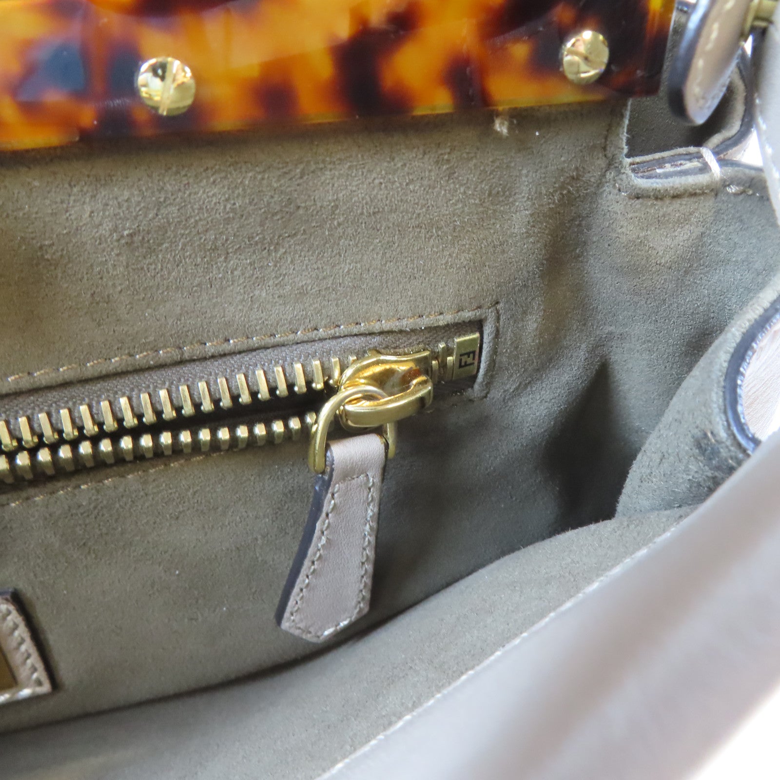 FENDI 牛皮皮革Peekaboo金扣肩背袋啡色