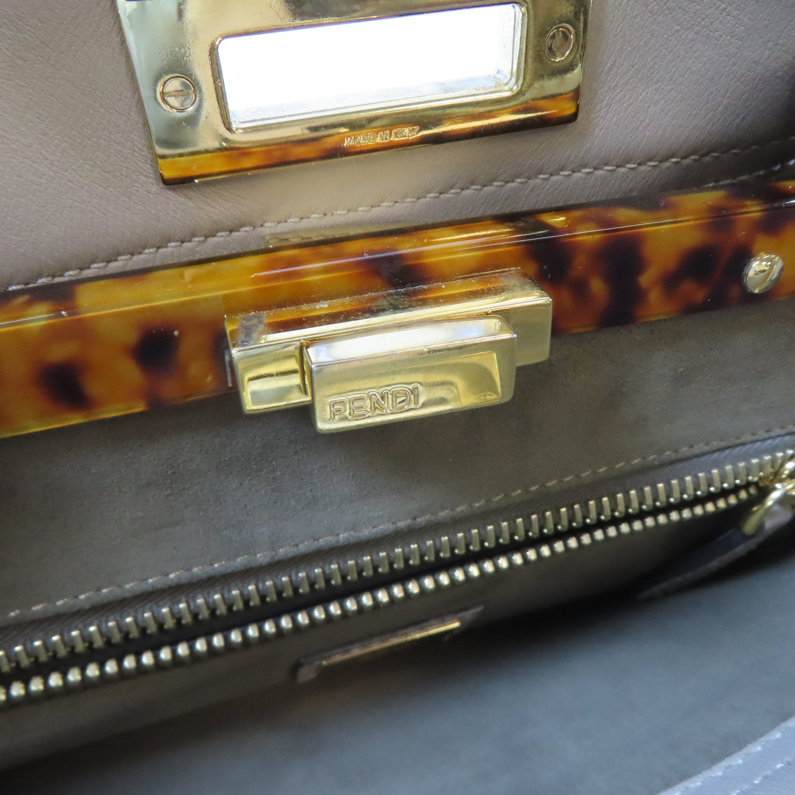 FENDI 牛皮皮革Peekaboo金扣肩背袋啡色