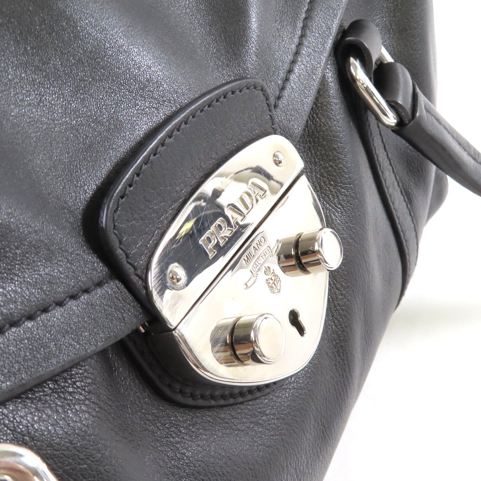 PRADA 牛皮皮革Shoulder Bag銀扣肩背袋黑色