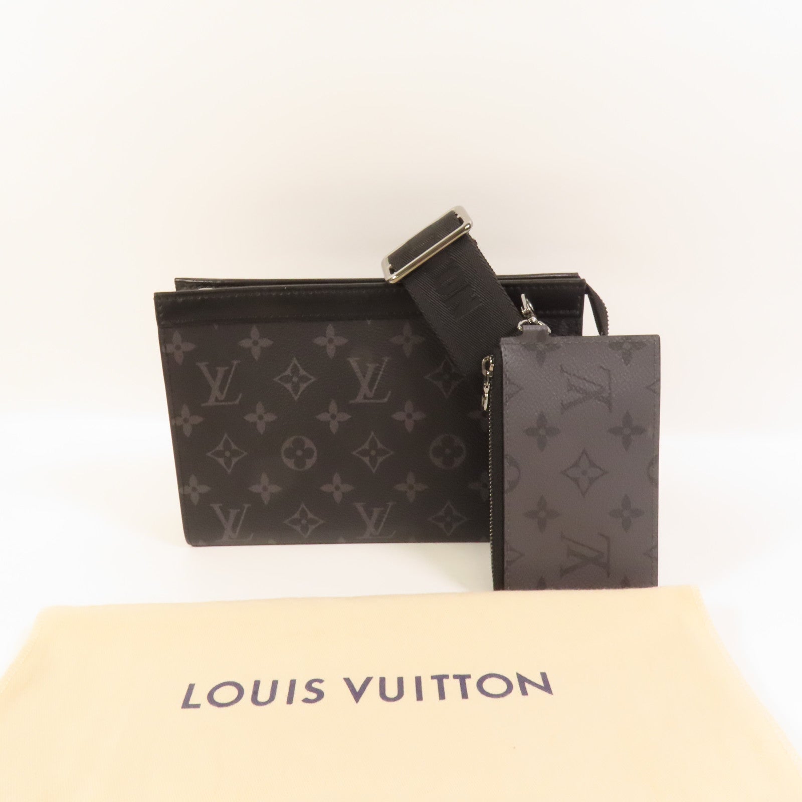 LOUIS VUITTON Monogram Eclipse Gaston銀扣肩背袋