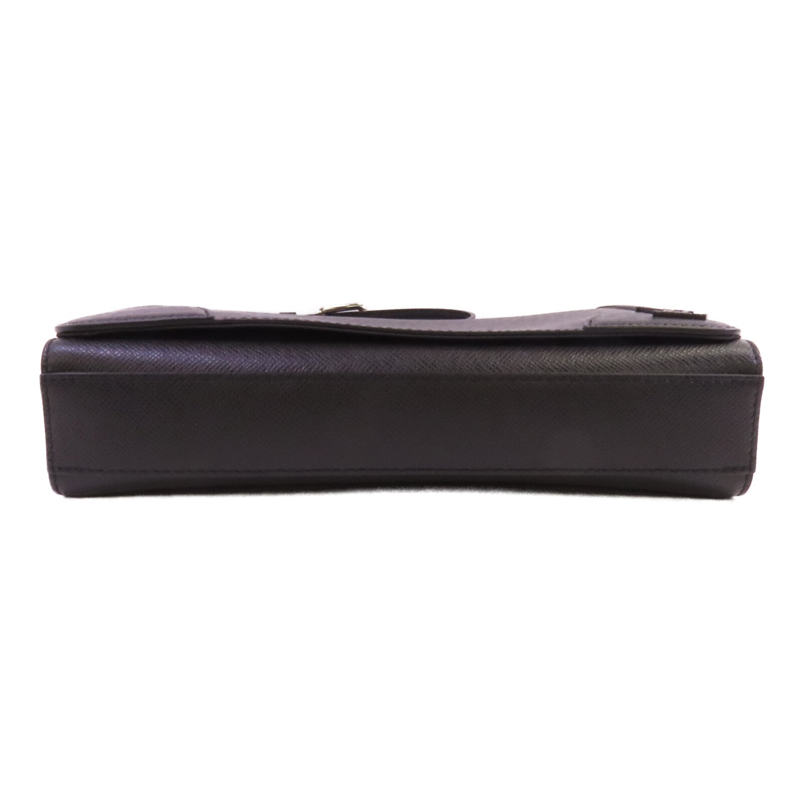 LOUIS VUITTON Taiga New Flap Messenger Bag銀扣肩背袋