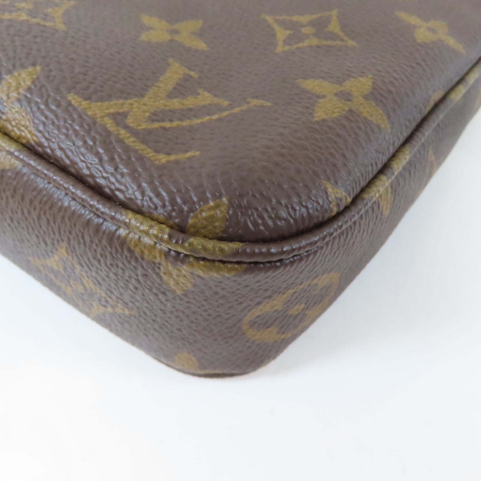 LOUIS VUITTON Monogram Pochette Accessoires金扣手挽袋啡色