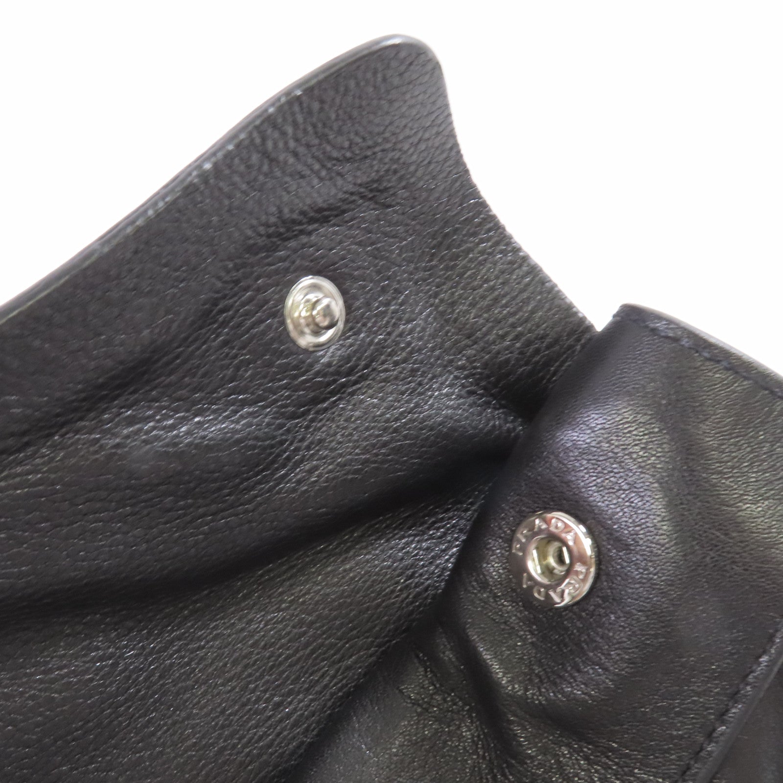 PRADA 牛皮皮革Shoulder Bag銀扣肩背袋黑色