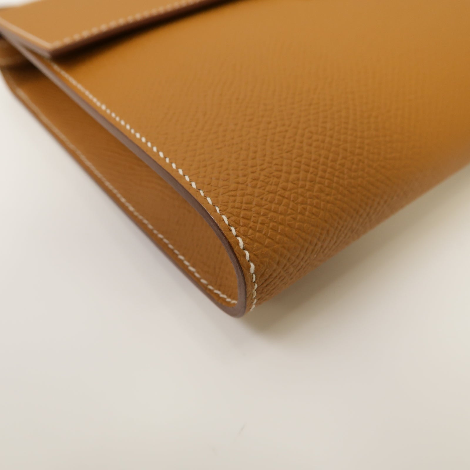 HERMES Epsom皮革Clic 16金扣肩背袋經典駝色