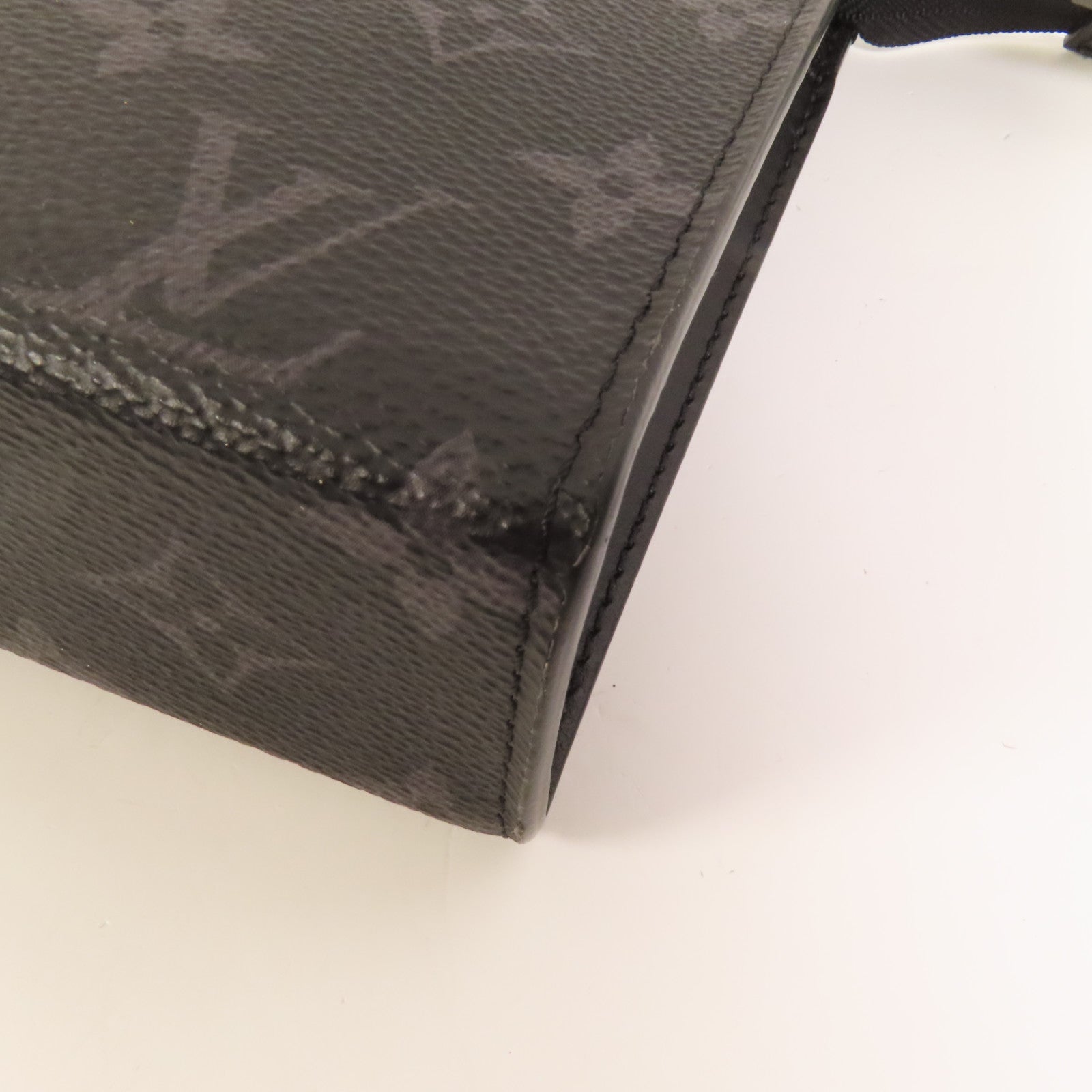 LOUIS VUITTON Monogram Eclipse Gaston銀扣肩背袋