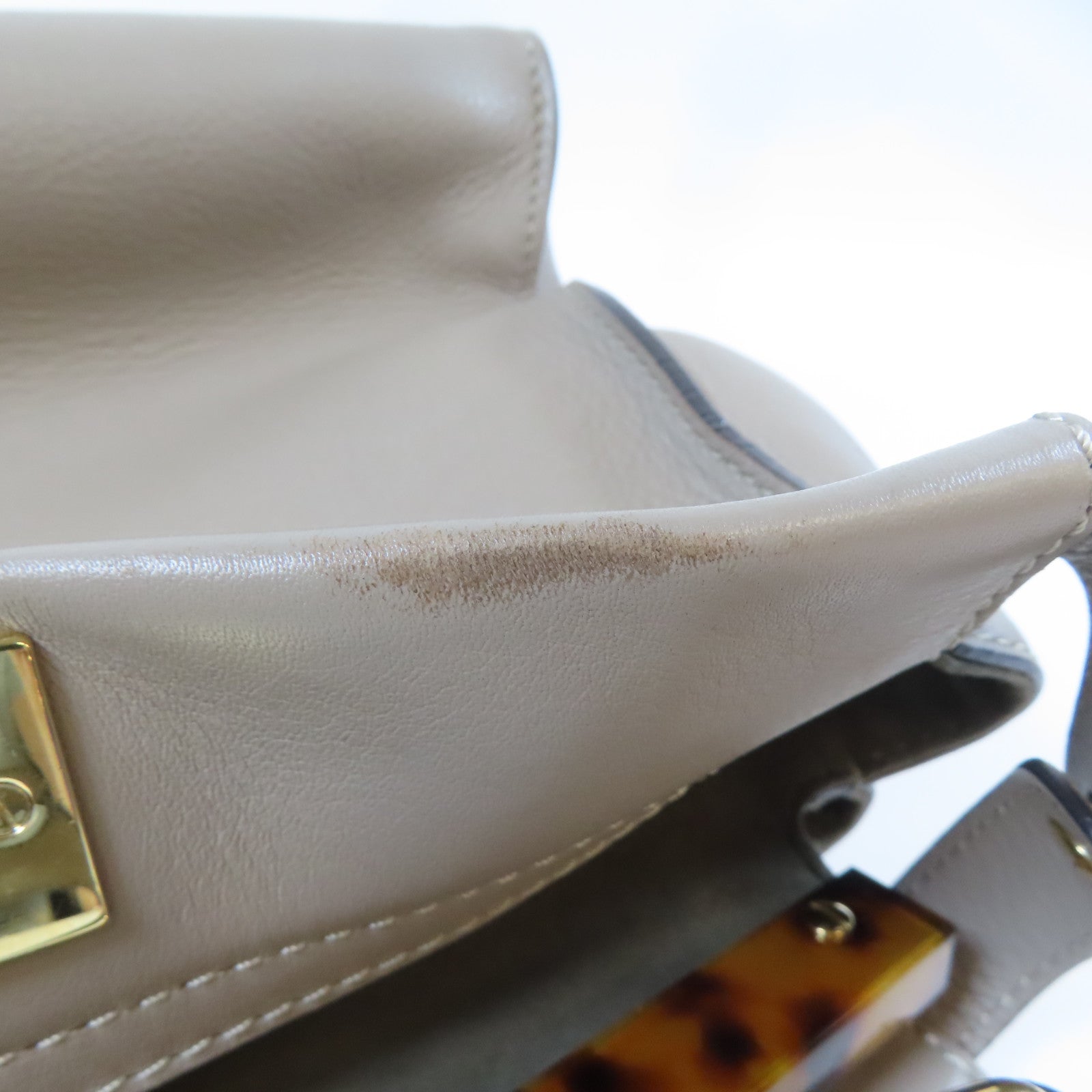FENDI 牛皮皮革Peekaboo金扣肩背袋啡色