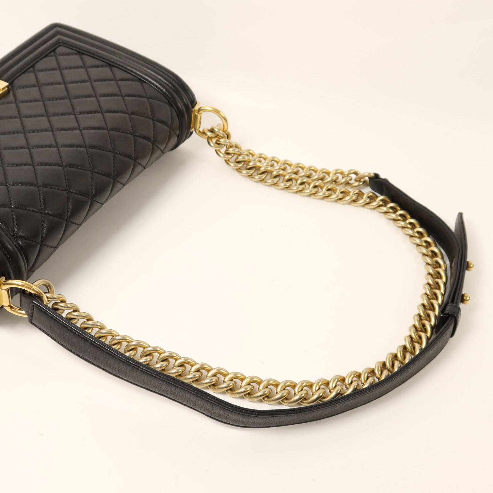 CHANEL 羊皮皮革Boy 25金扣鏈帶肩背袋