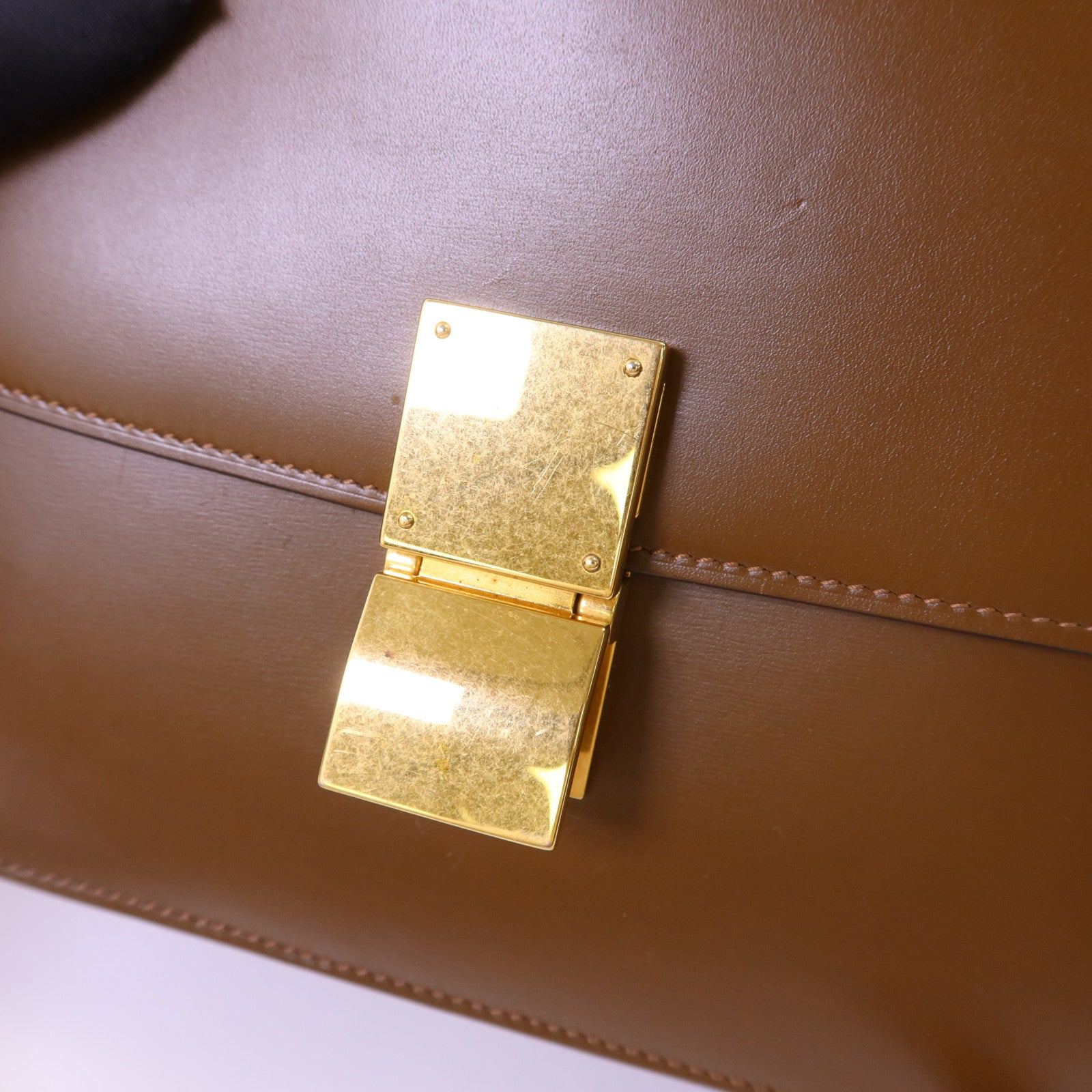 CELINE 牛皮皮革Classic Box金扣肩背袋