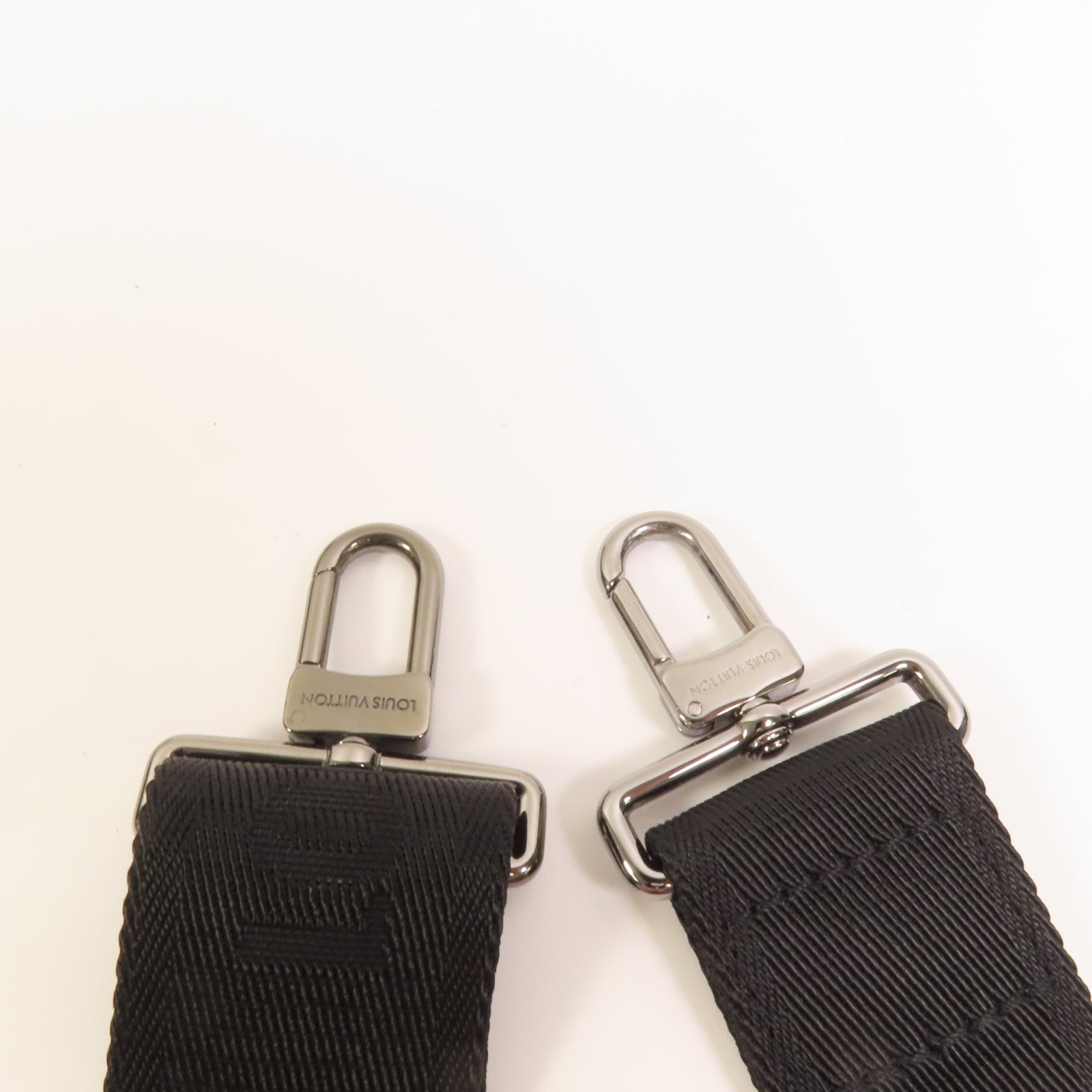 LOUIS VUITTON Monogram Eclipse Gaston銀扣肩背袋