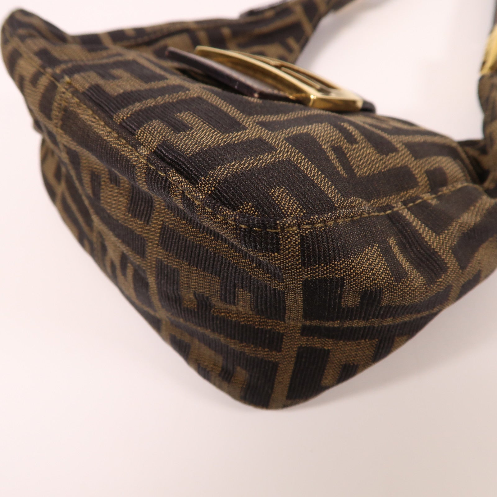 FENDI 帆布Zucca Mini金扣手挽袋啡色
