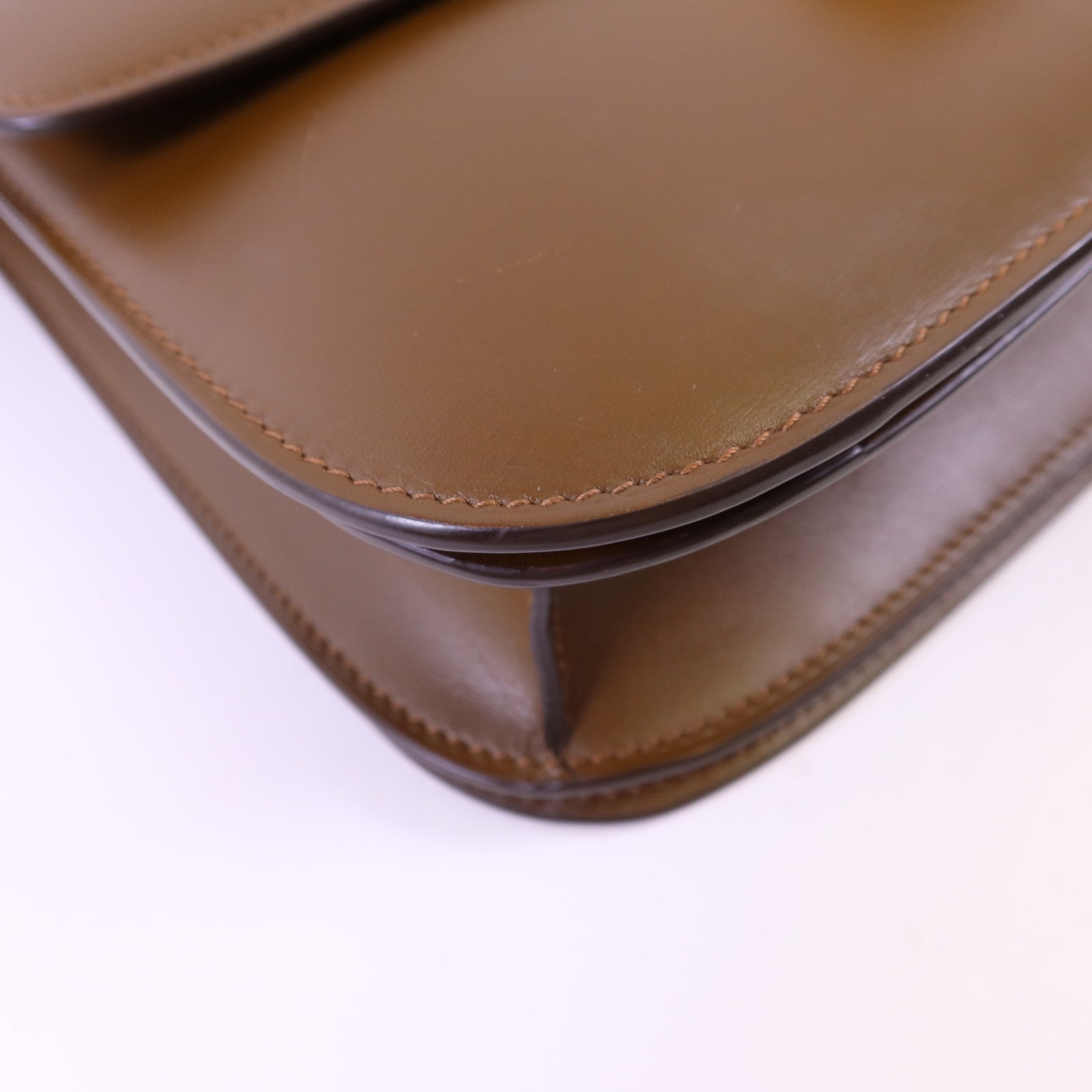 CELINE 牛皮皮革Classic Box金扣肩背袋