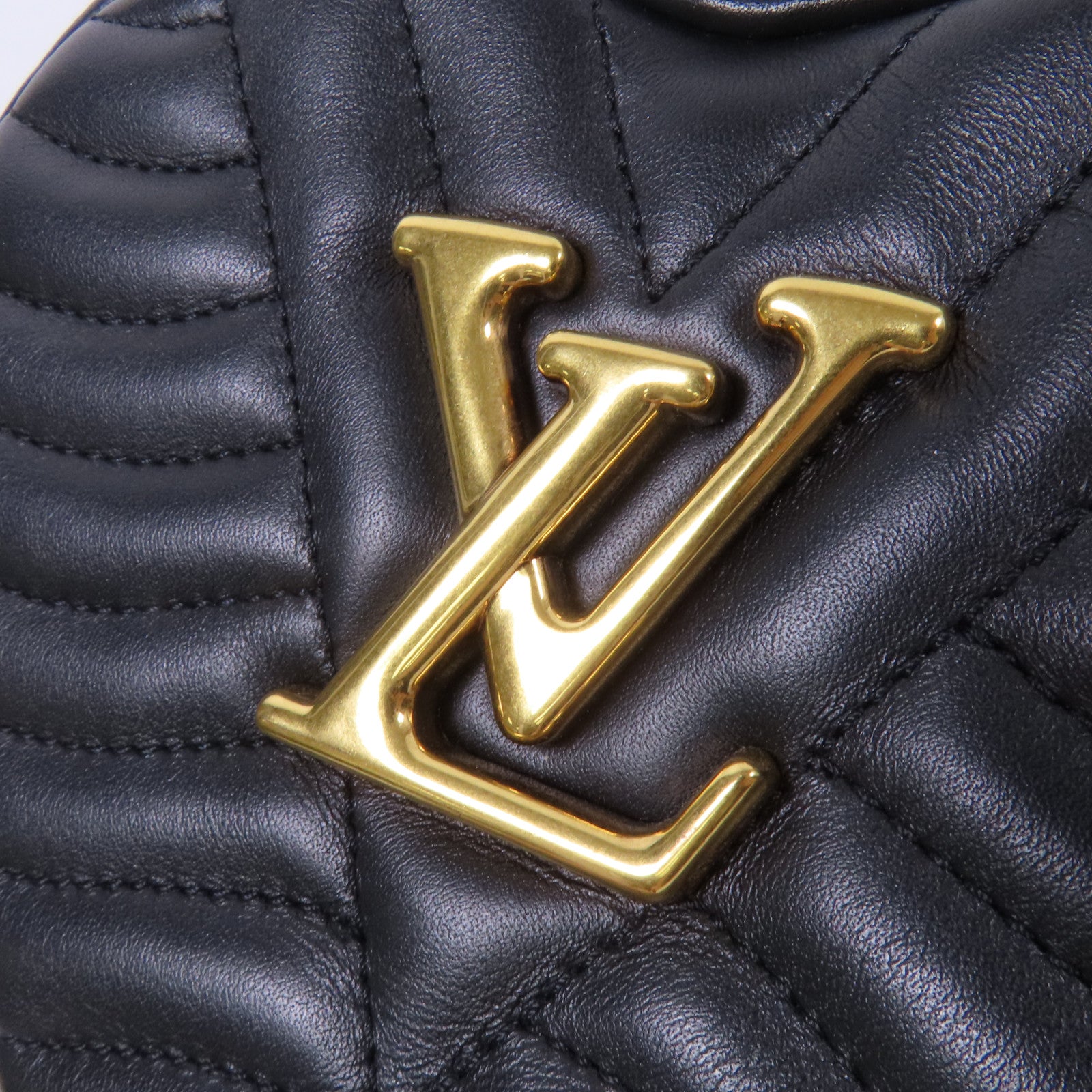 LOUIS VUITTON 牛皮皮革New Wave Heart Bag金扣肩背袋