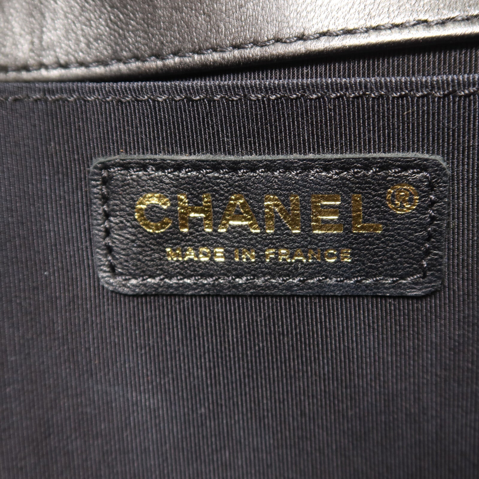 CHANEL 羊皮皮革Boy 25金扣鏈帶肩背袋