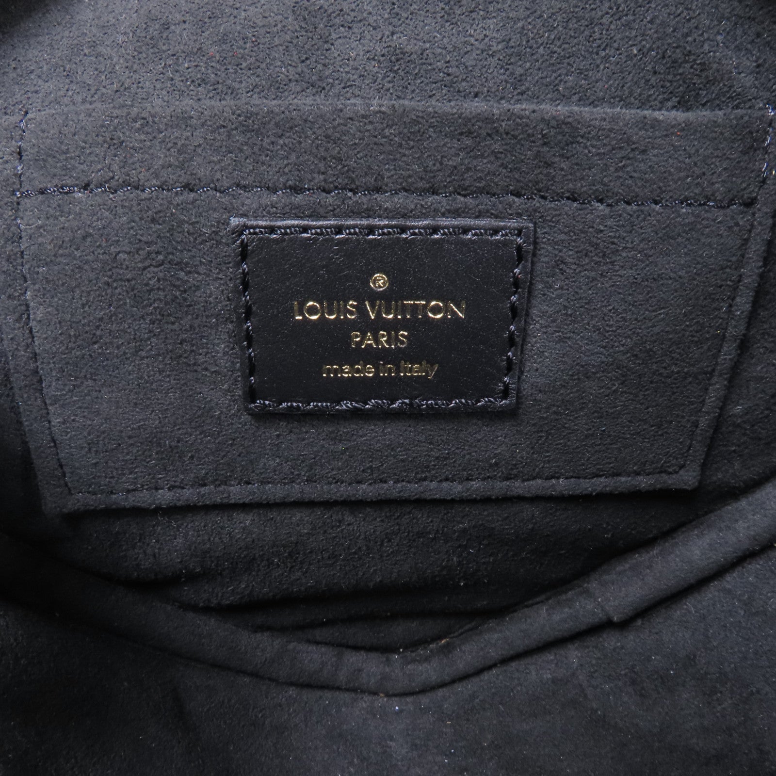 LOUIS VUITTON 牛皮皮革New Wave Heart Bag金扣肩背袋