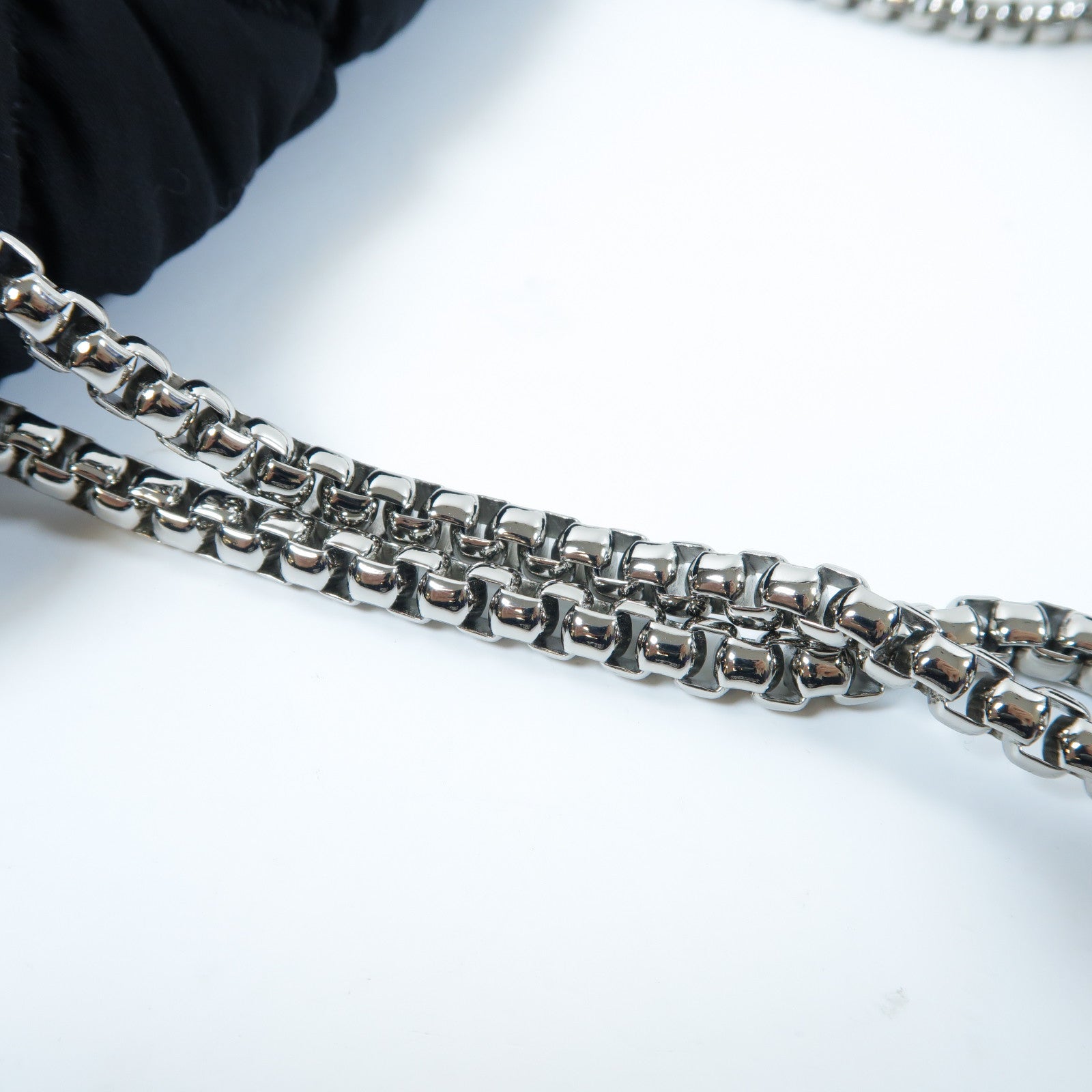 CHANEL 菱格帆布Chain Shoulder Bag銀扣鏈帶肩背袋黑色