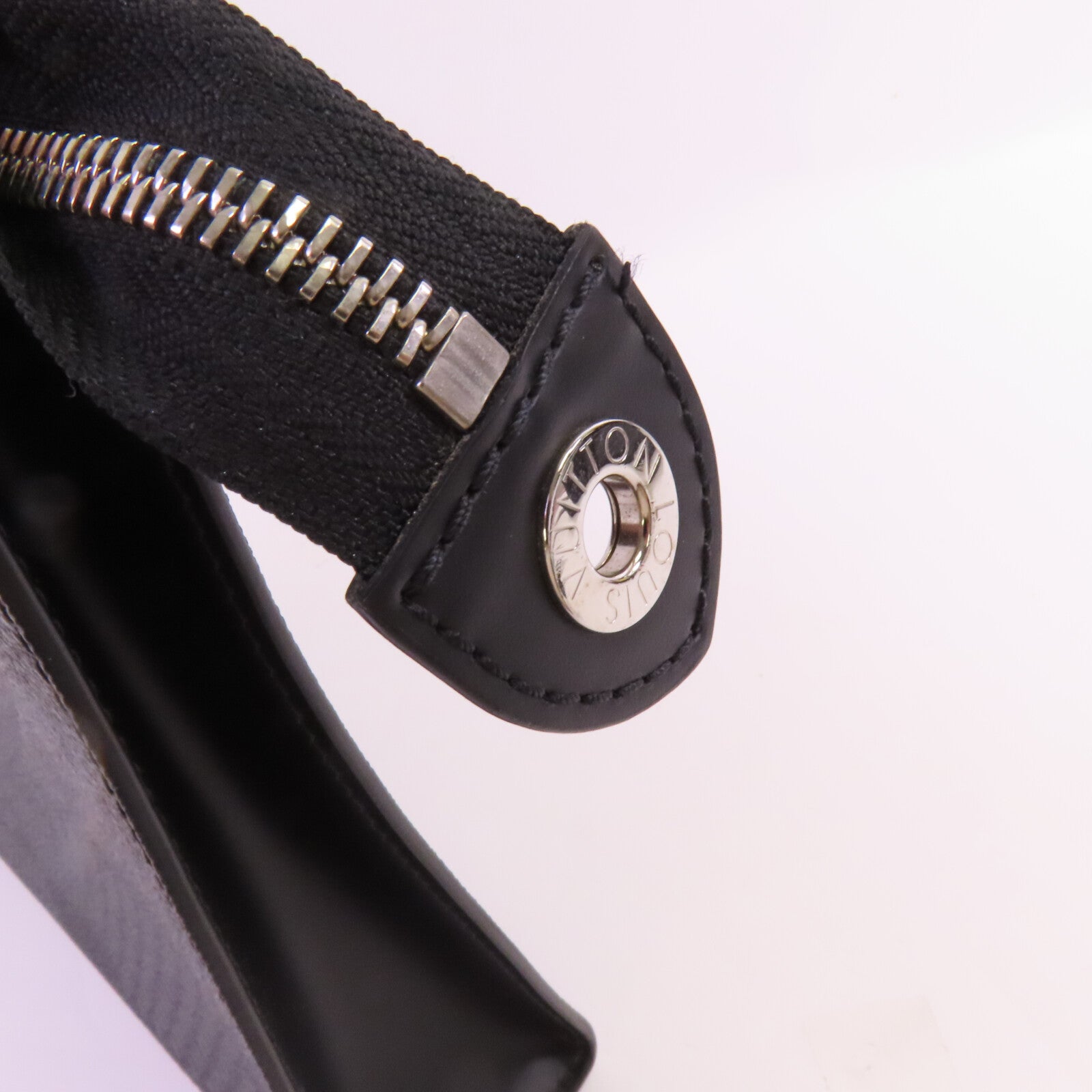 LOUIS VUITTON Damier Graphite Pochette Voyage銀扣手拿包