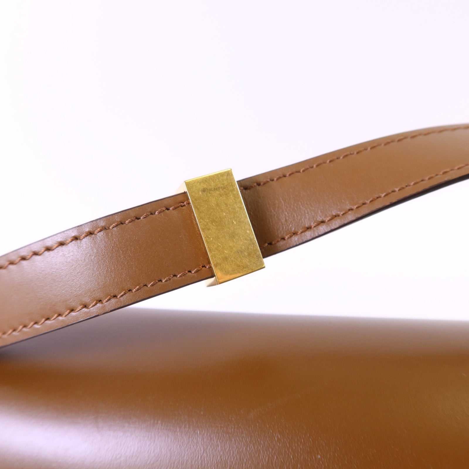 CELINE 牛皮皮革Classic Box金扣肩背袋