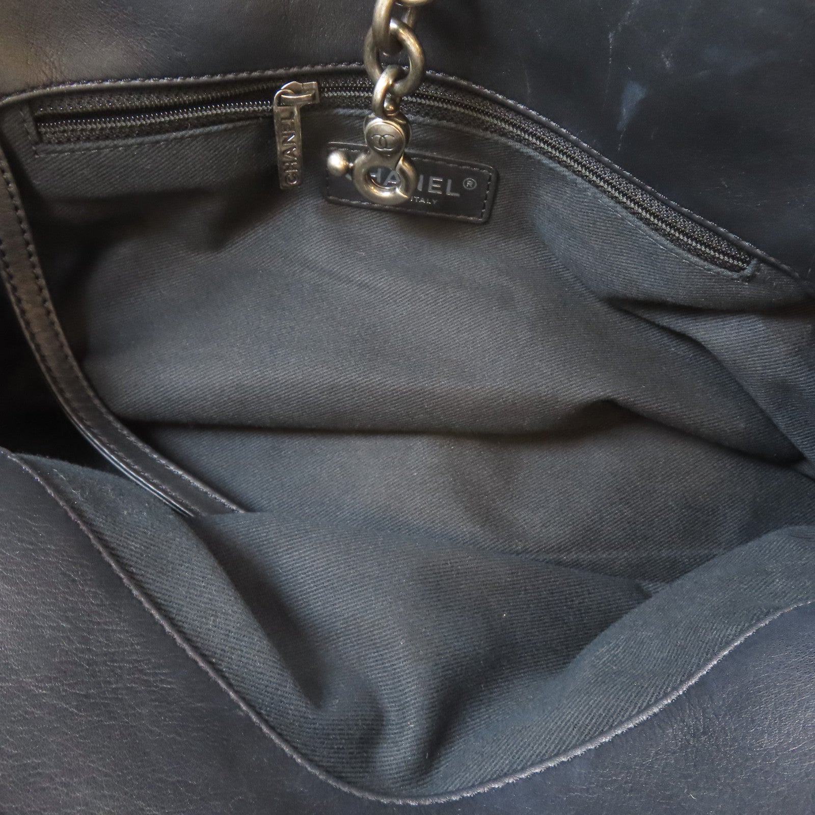 CHANEL 菱格牛皮皮革Chain Shoulder銀扣鏈帶肩背袋黑色