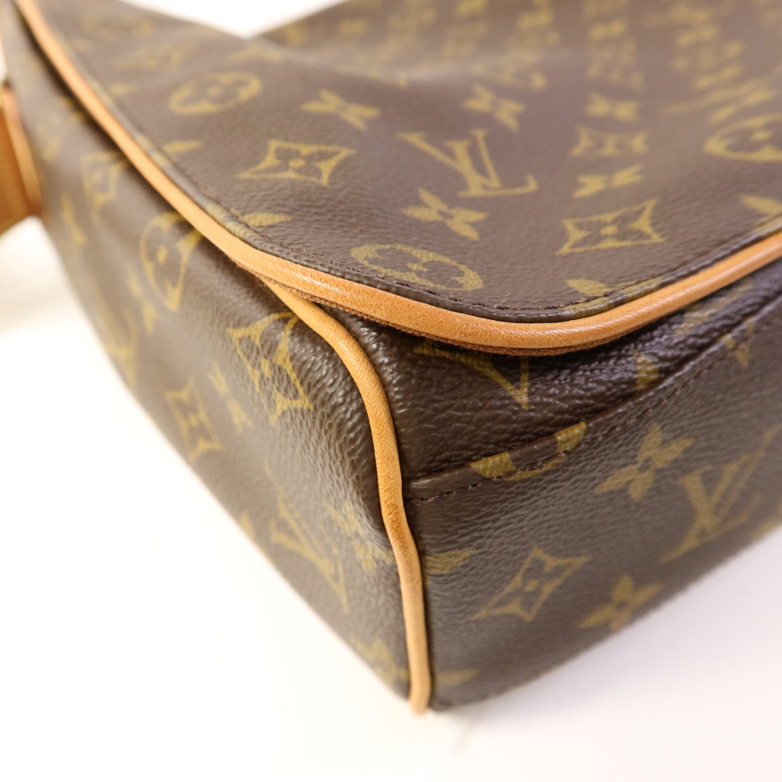 LOUIS VUITTON Monogram Abbesses金扣肩背袋棕色
