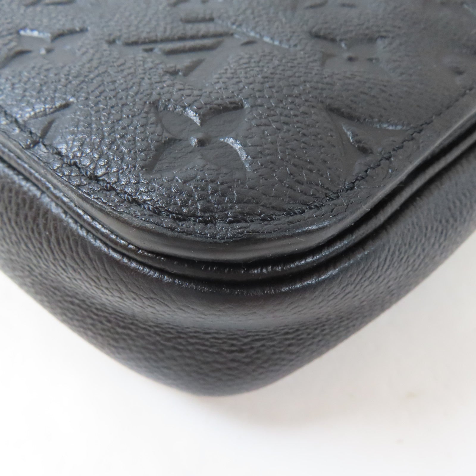 LOUIS VUITTON Monogram Empreinte Pochette Metis金扣手挽肩背兩用袋黑色