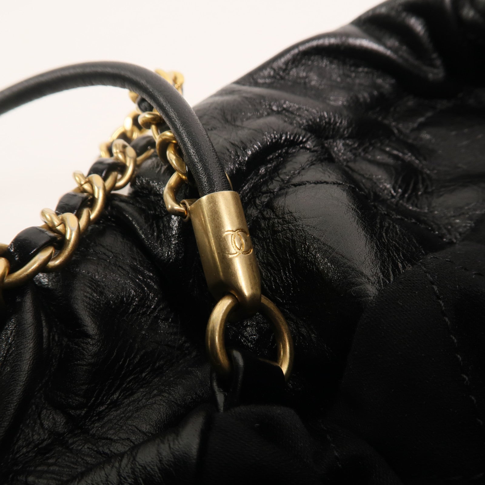 CHANEL 牛皮皮革Chanel 22 Mini With Pearl金扣手挽肩背兩用袋
