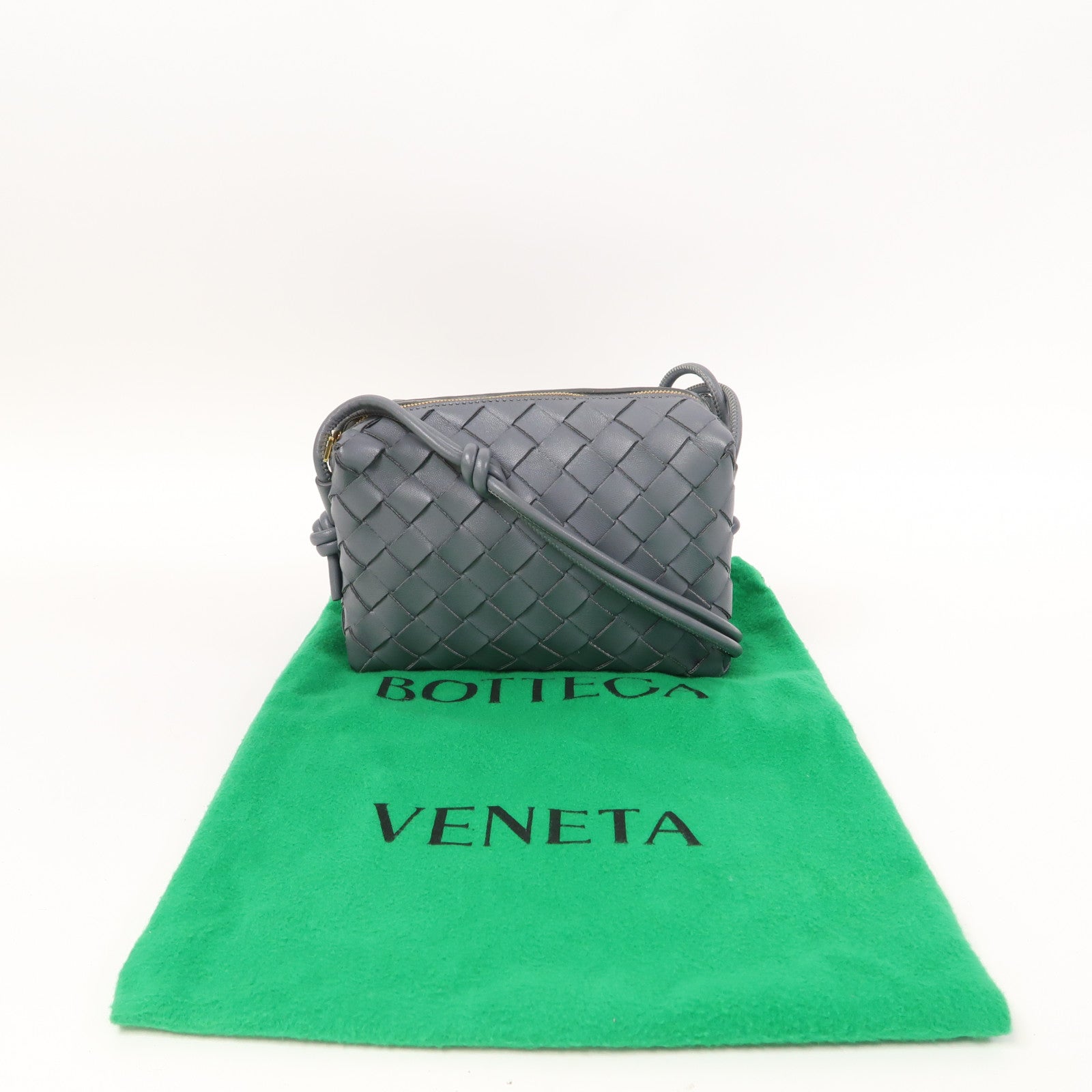 BOTTEGA VENETA 織紋皮革Mini Loop Camera Bag金扣肩背袋灰色