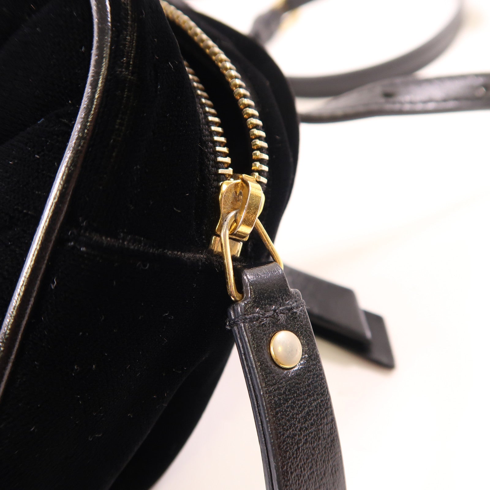 YVES SAINT LAURENT 絨布Lou Belt Bag金扣腰包