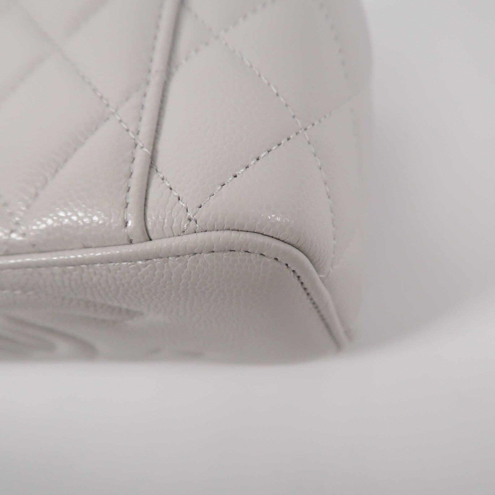 CHANEL 牛皮皮革Vanity Case鏈帶肩背袋