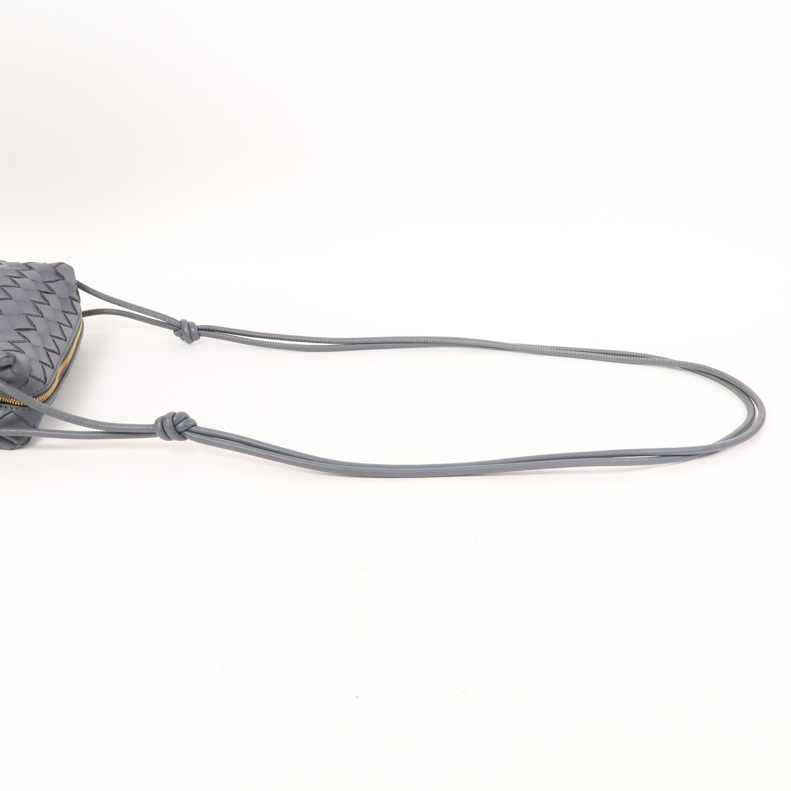 BOTTEGA VENETA 織紋皮革Mini Loop Camera Bag金扣肩背袋灰色