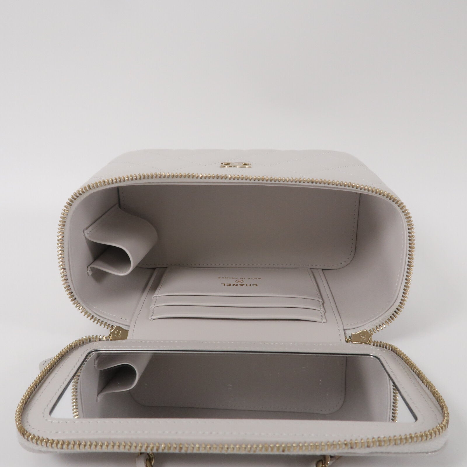 CHANEL 牛皮皮革Vanity Case鏈帶肩背袋