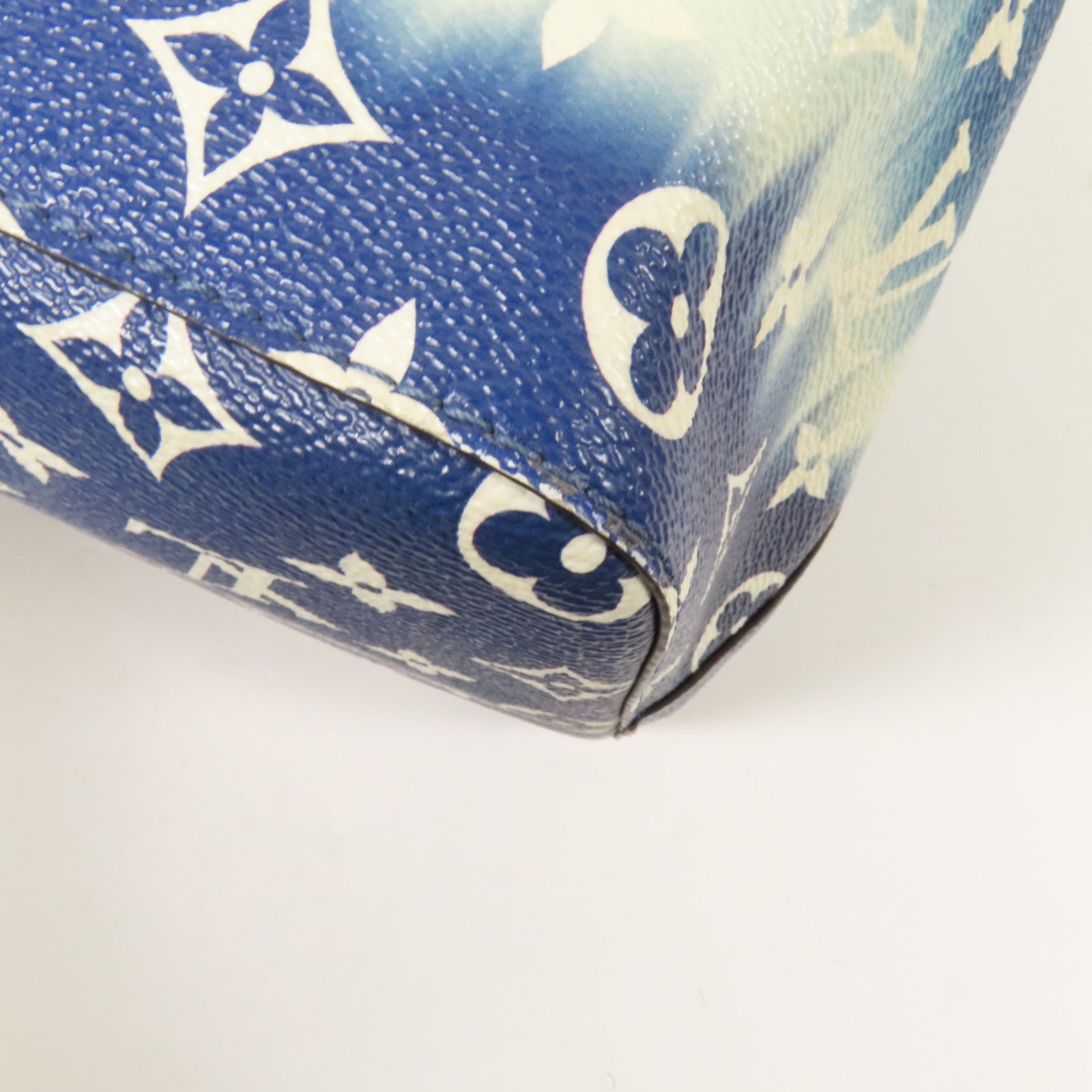 LOUIS VUITTON 【激減優惠】Monogram Escale Neo Noe銀扣肩背袋