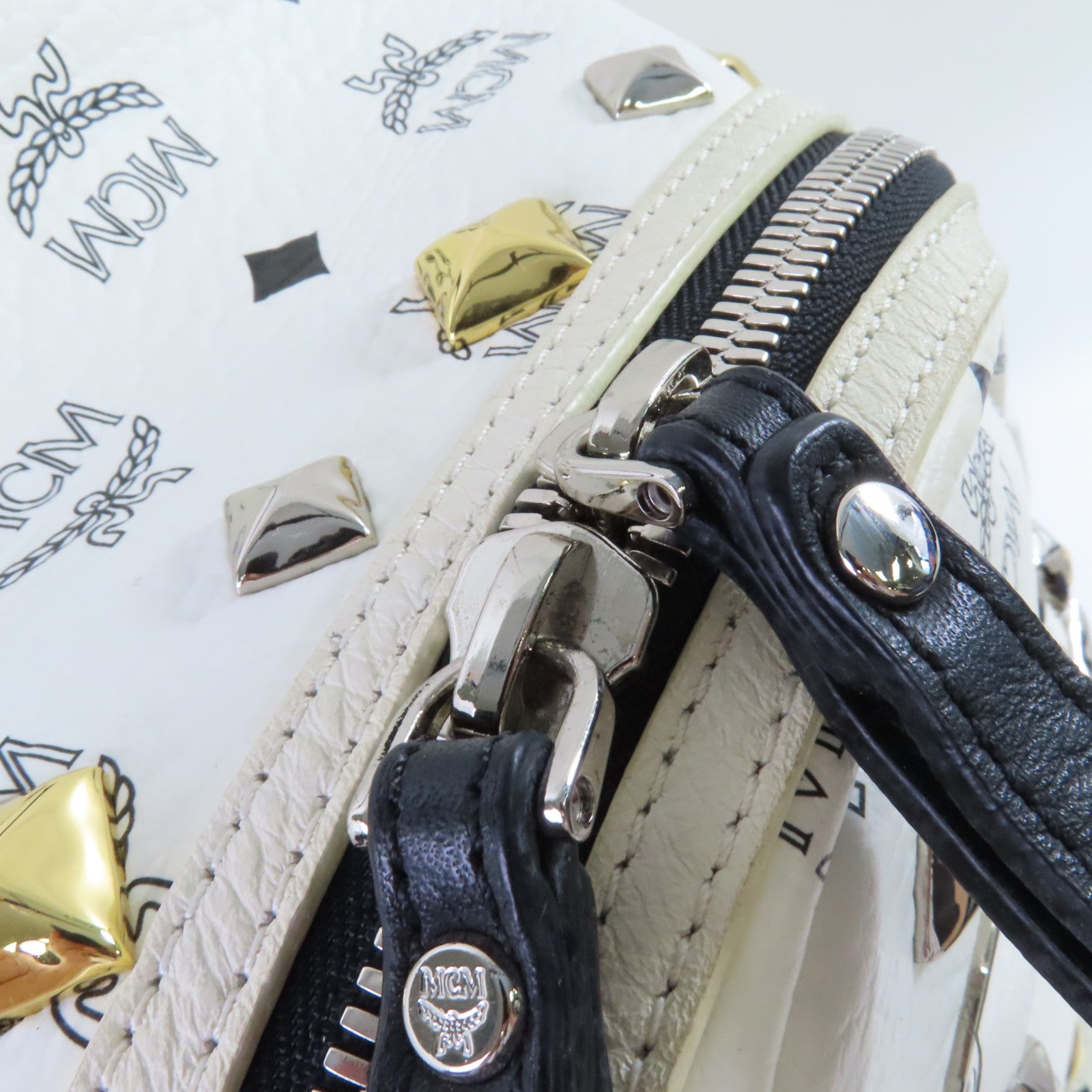 MCM PVC Stark Side Studs Backpack銀扣背包白色