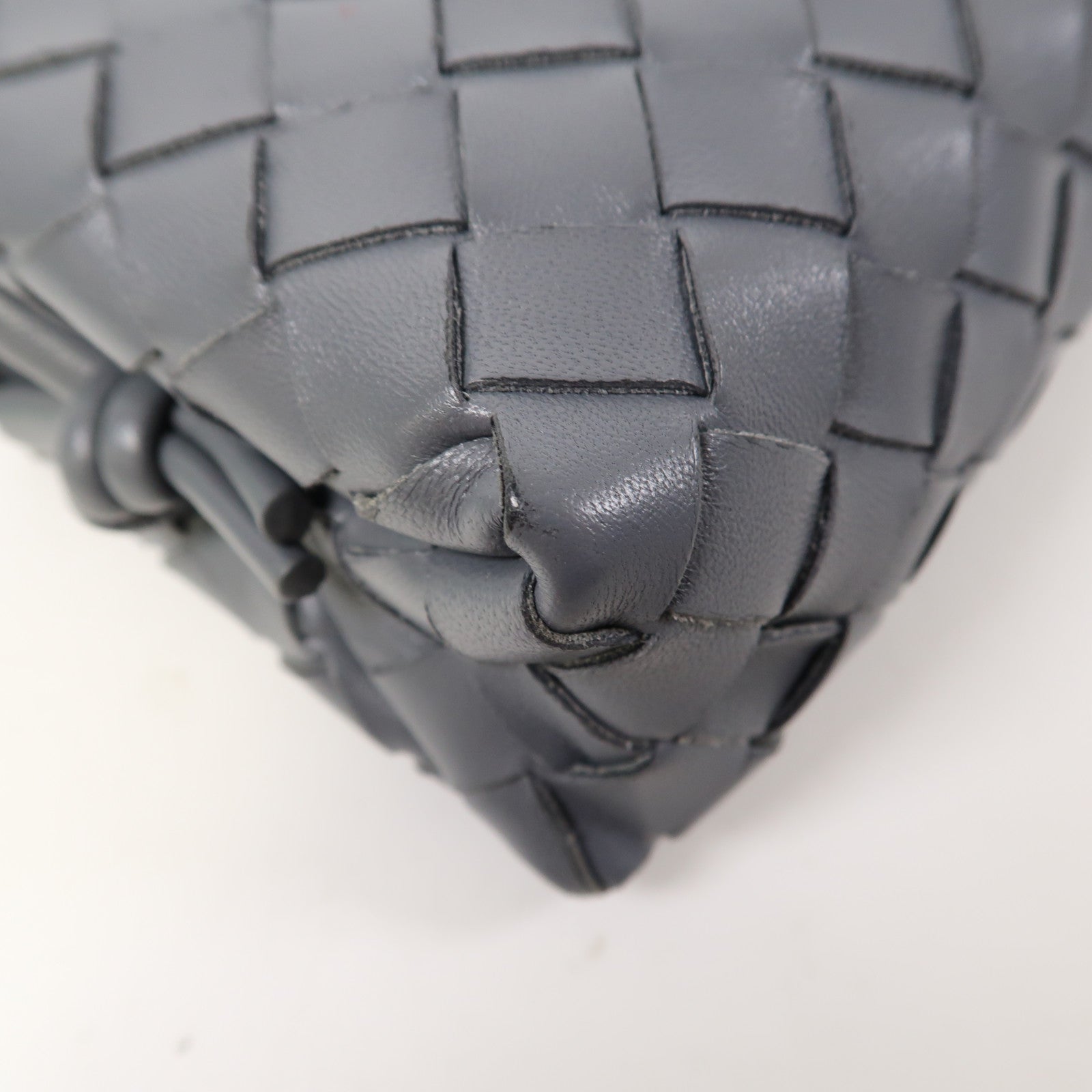 BOTTEGA VENETA 織紋皮革Mini Loop Camera Bag金扣肩背袋灰色