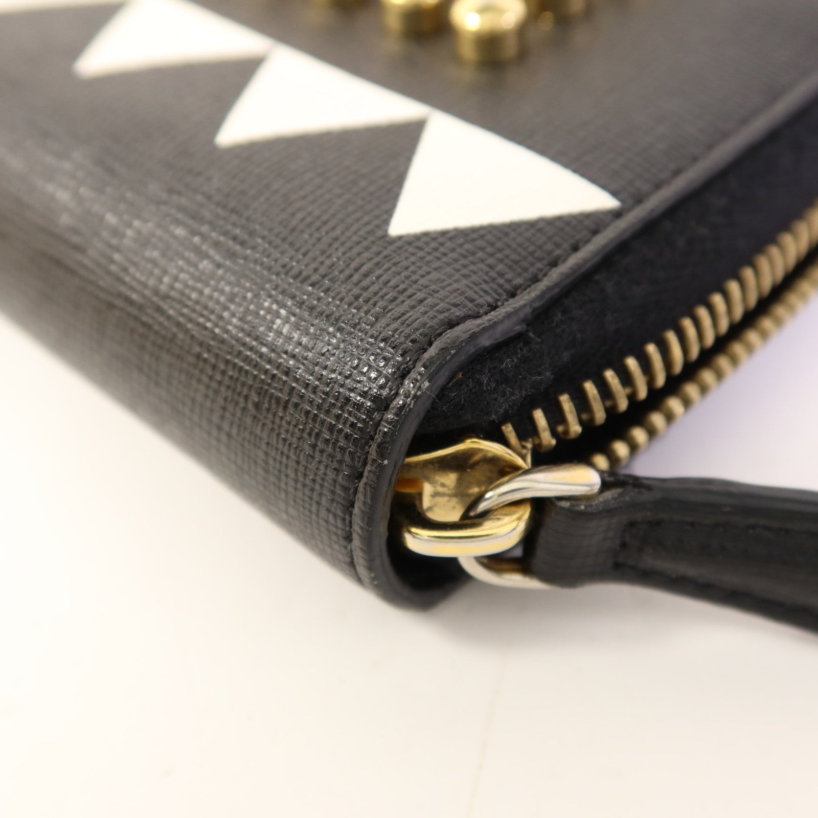 FENDI 牛皮皮革Long Round Wallet金扣長錢包