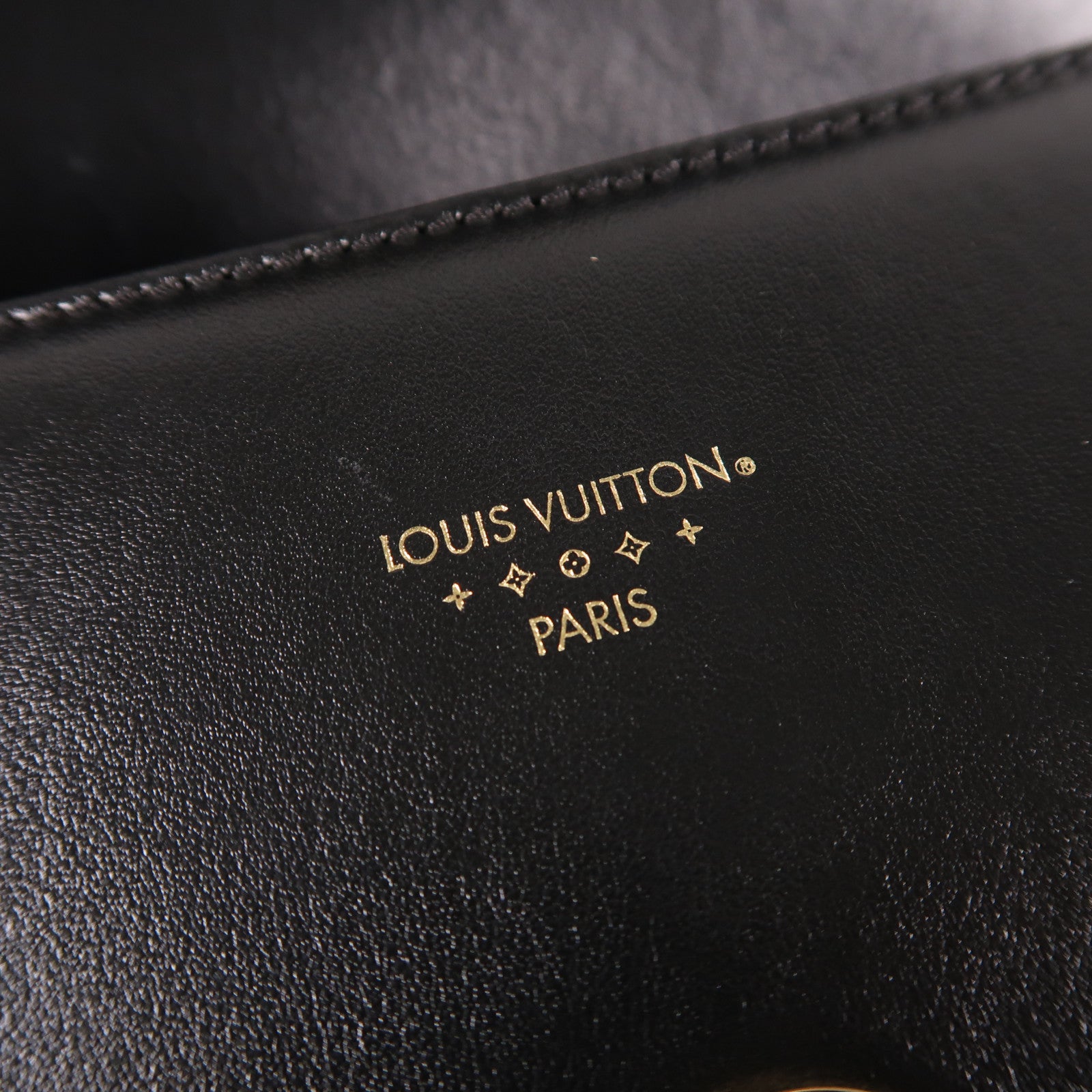 LOUIS VUITTON 牛皮皮革Pont 9金扣肩背袋黑色