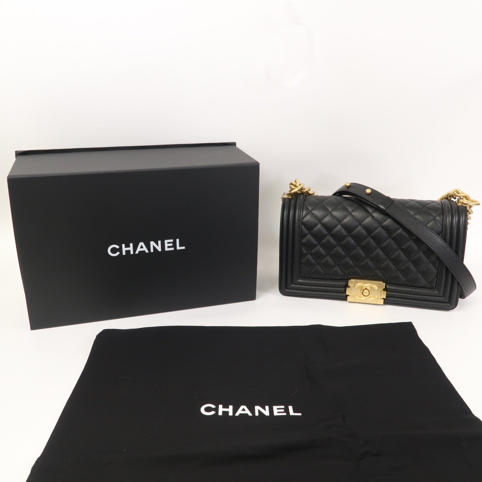 CHANEL 菱格Caviar皮革Boy 25金扣鏈帶肩背袋黑色