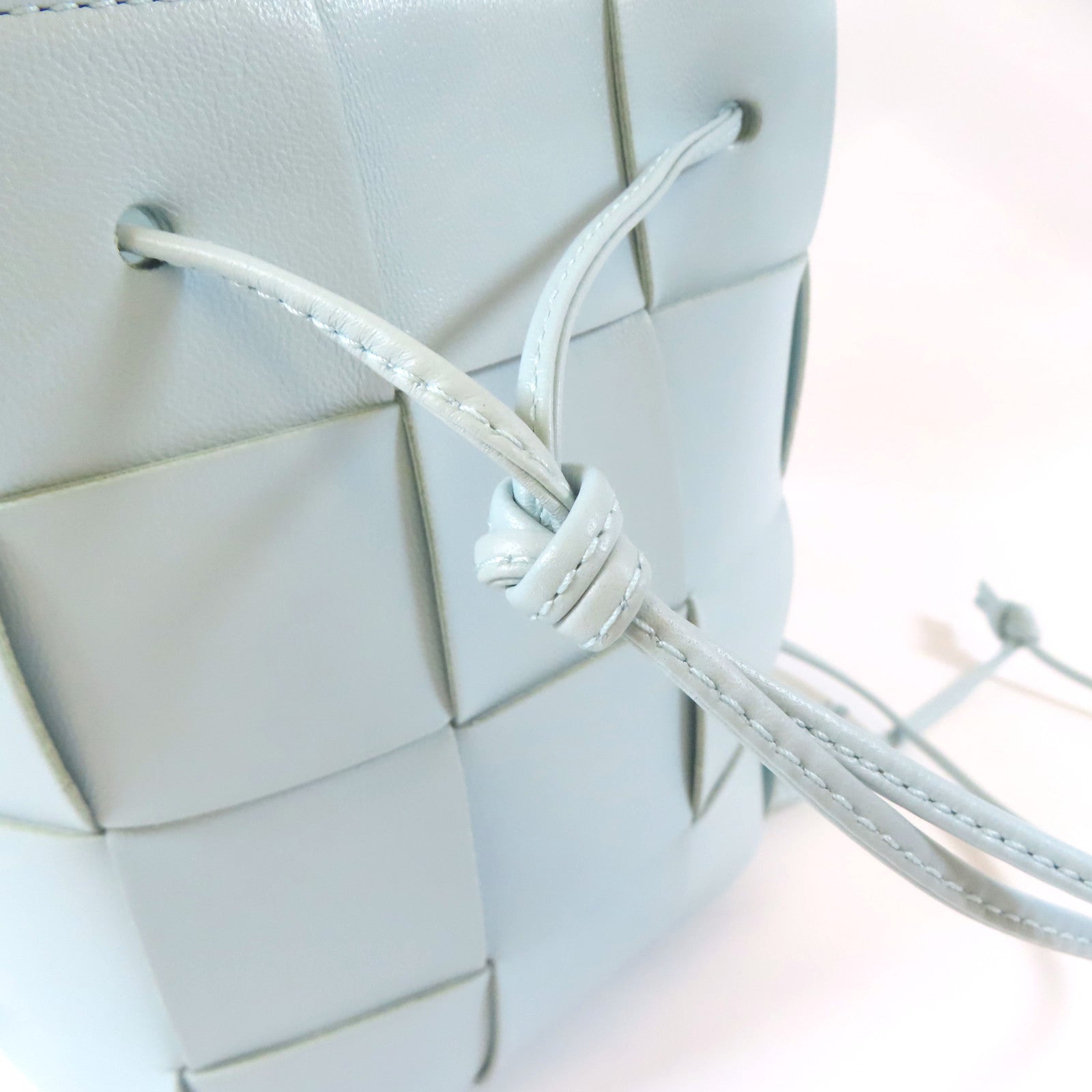 BOTTEGA VENETA 【激減優惠】羊皮皮革Small Cassette Cross-Body Bucket肩背袋藍色
