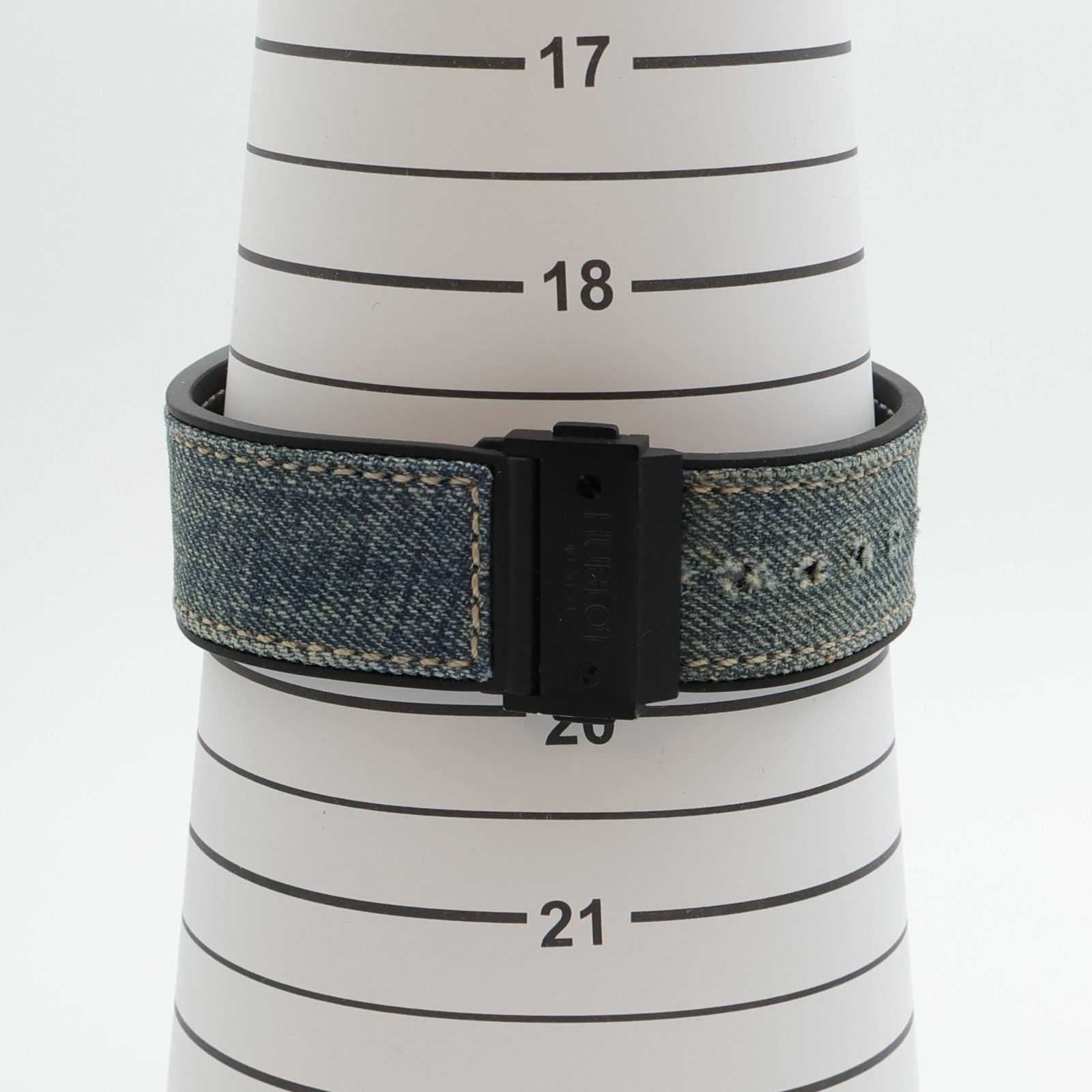 HUBLOT Big Bang Jeans 301.CL.2770.NR