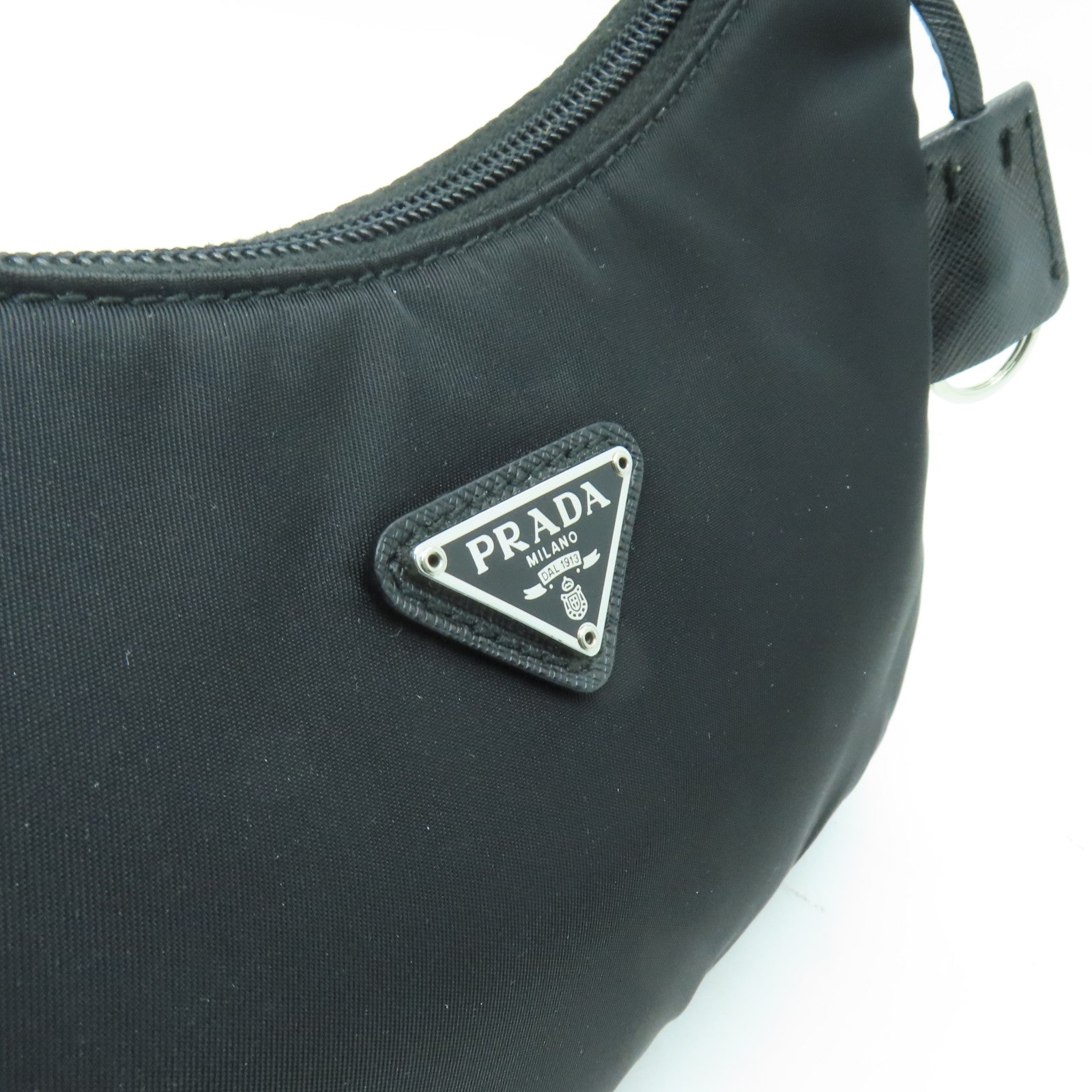 PRADA 尼龍Hobo Bag銀扣肩背袋黑色
