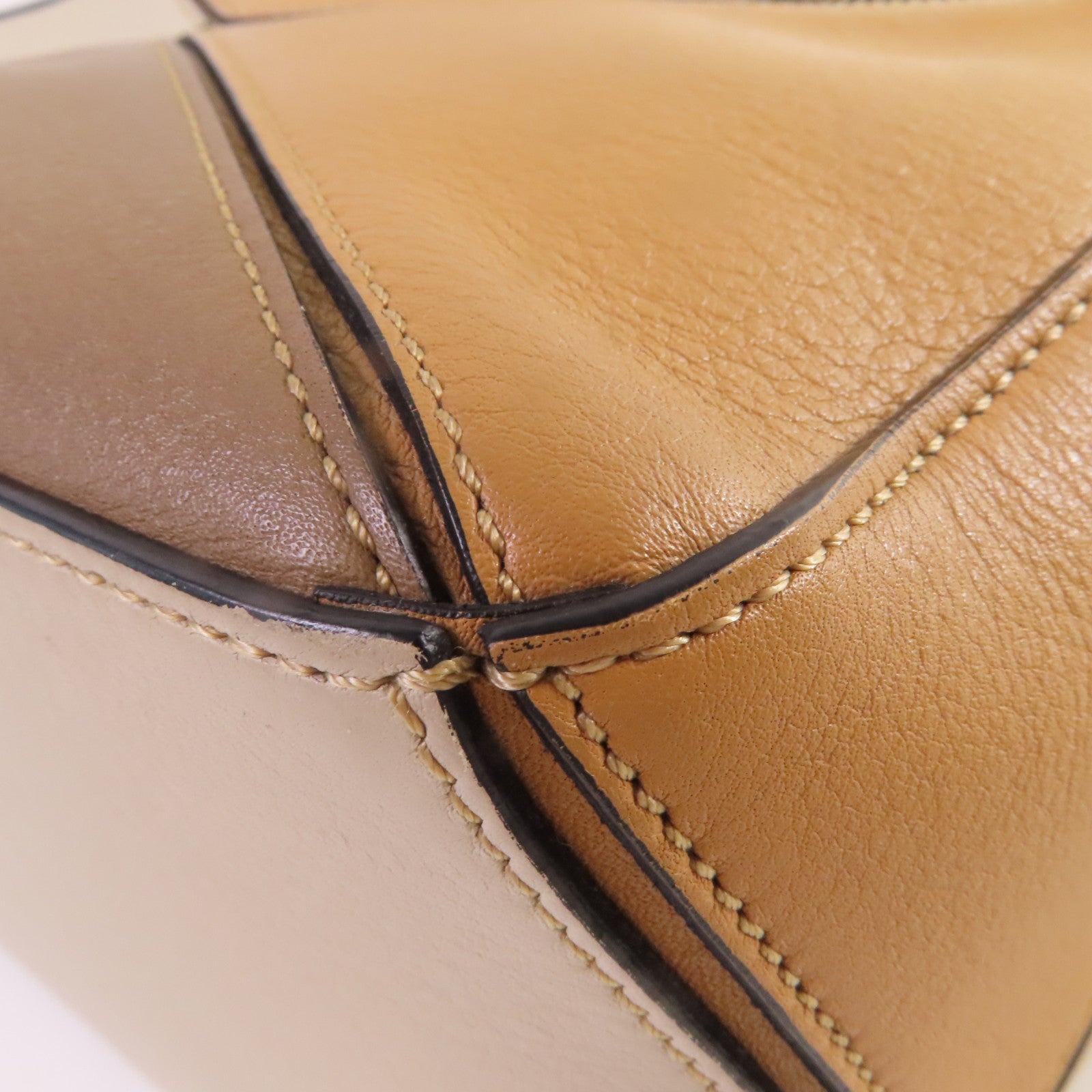 LOEWE 牛皮皮革Puzzle Small 2Way Shoulder Bag金扣手挽肩背兩用袋杏色/啡色