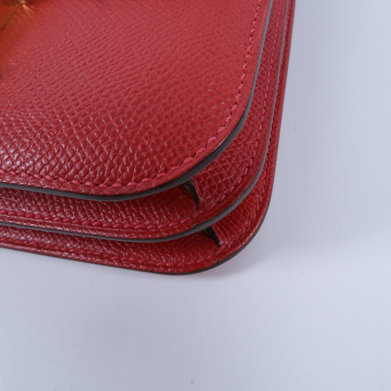 HERMES Epsom皮革Constance Mini肩背袋Rouge Casaque