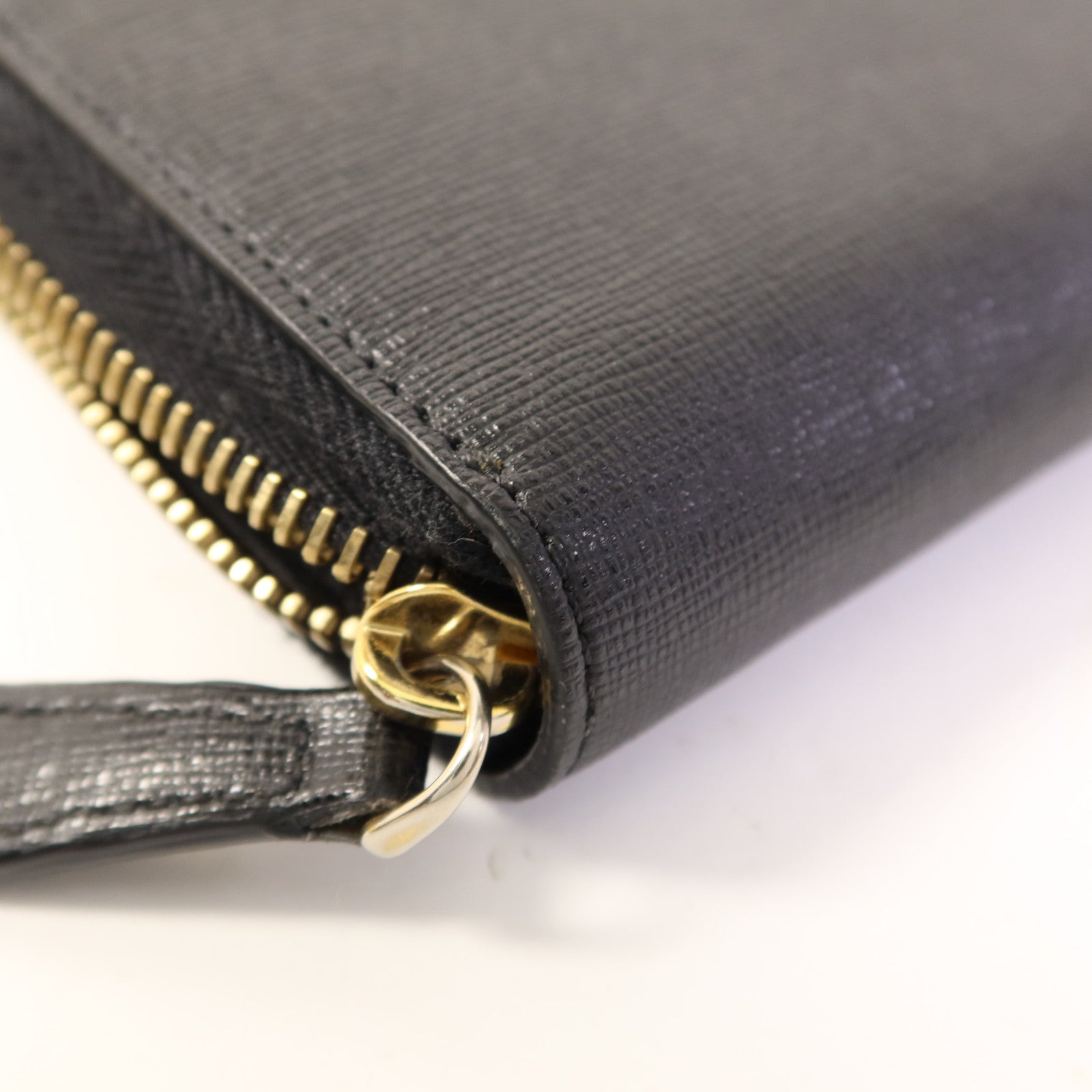 FENDI 牛皮皮革Long Round Wallet金扣長錢包