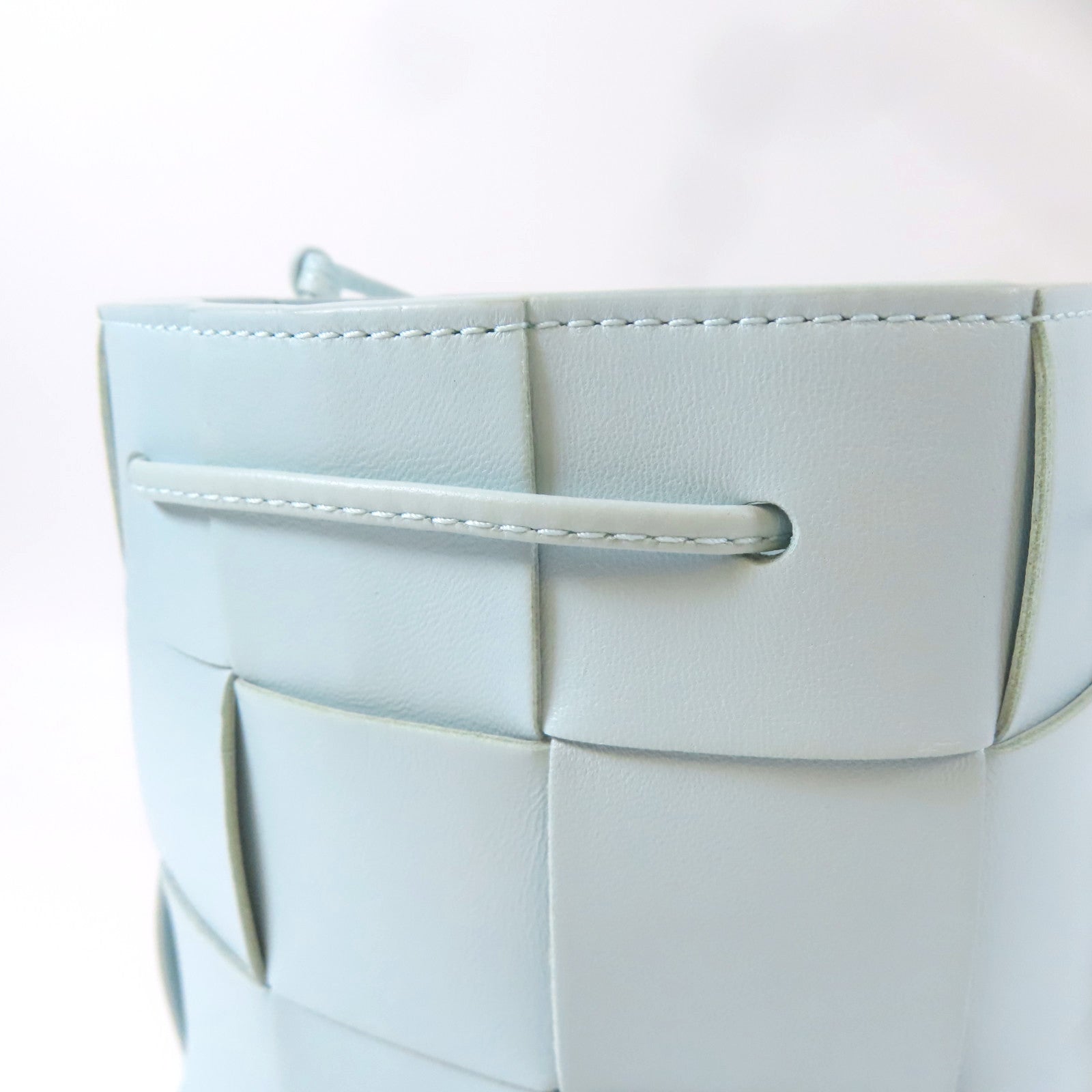 BOTTEGA VENETA 【激減優惠】羊皮皮革Small Cassette Cross-Body Bucket肩背袋藍色