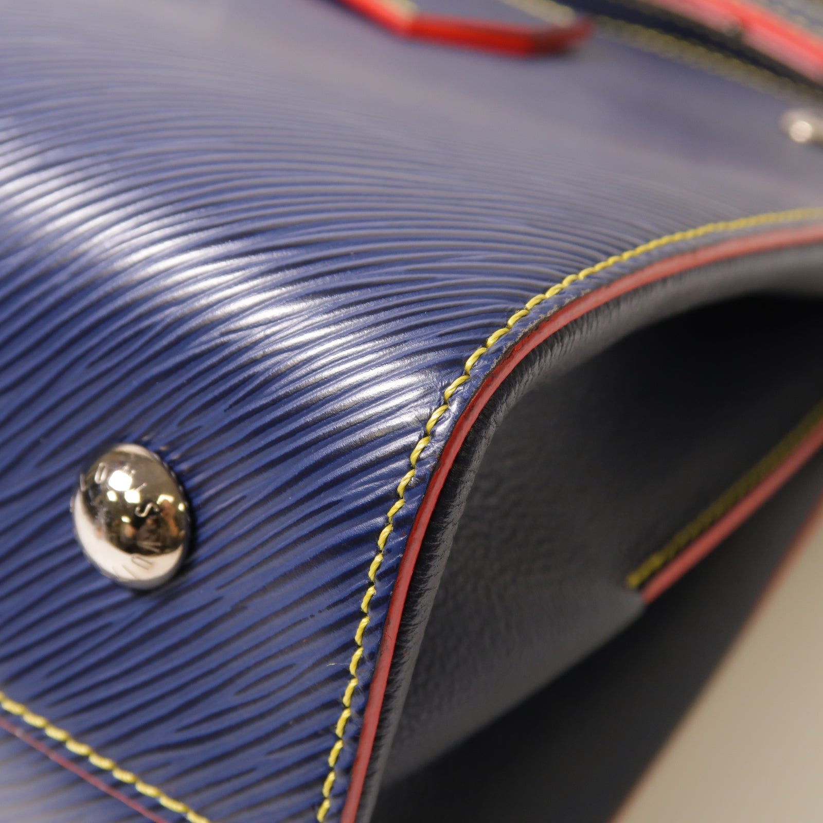 LOUIS VUITTON **【激減優惠】Epi Twist Bag銀扣手挽肩背兩用袋深藍色